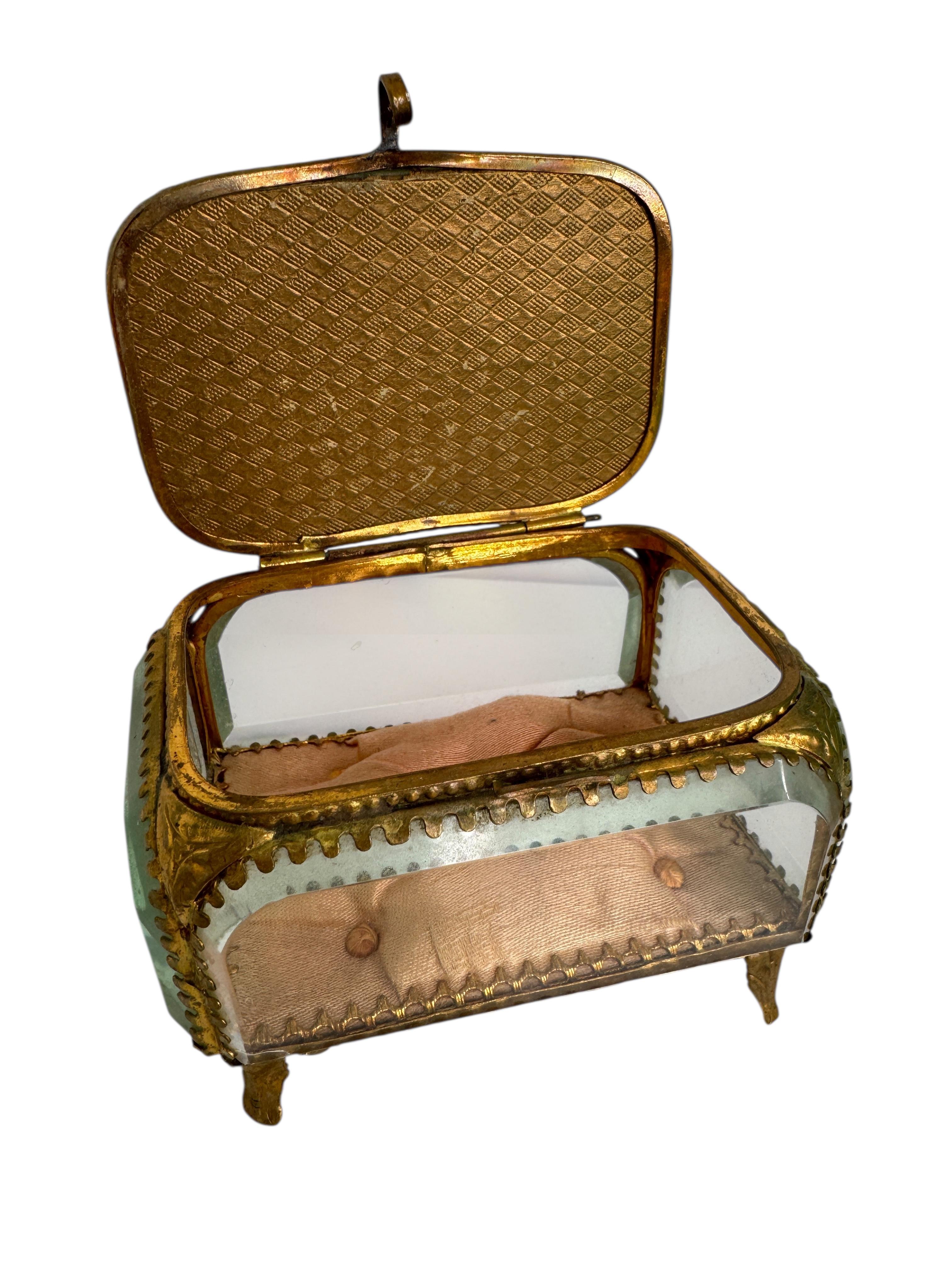 Ormolu and Glass Souvenir Trinket Jewelry Box, Paris la Tour Eiffel, circa 1900s For Sale 1