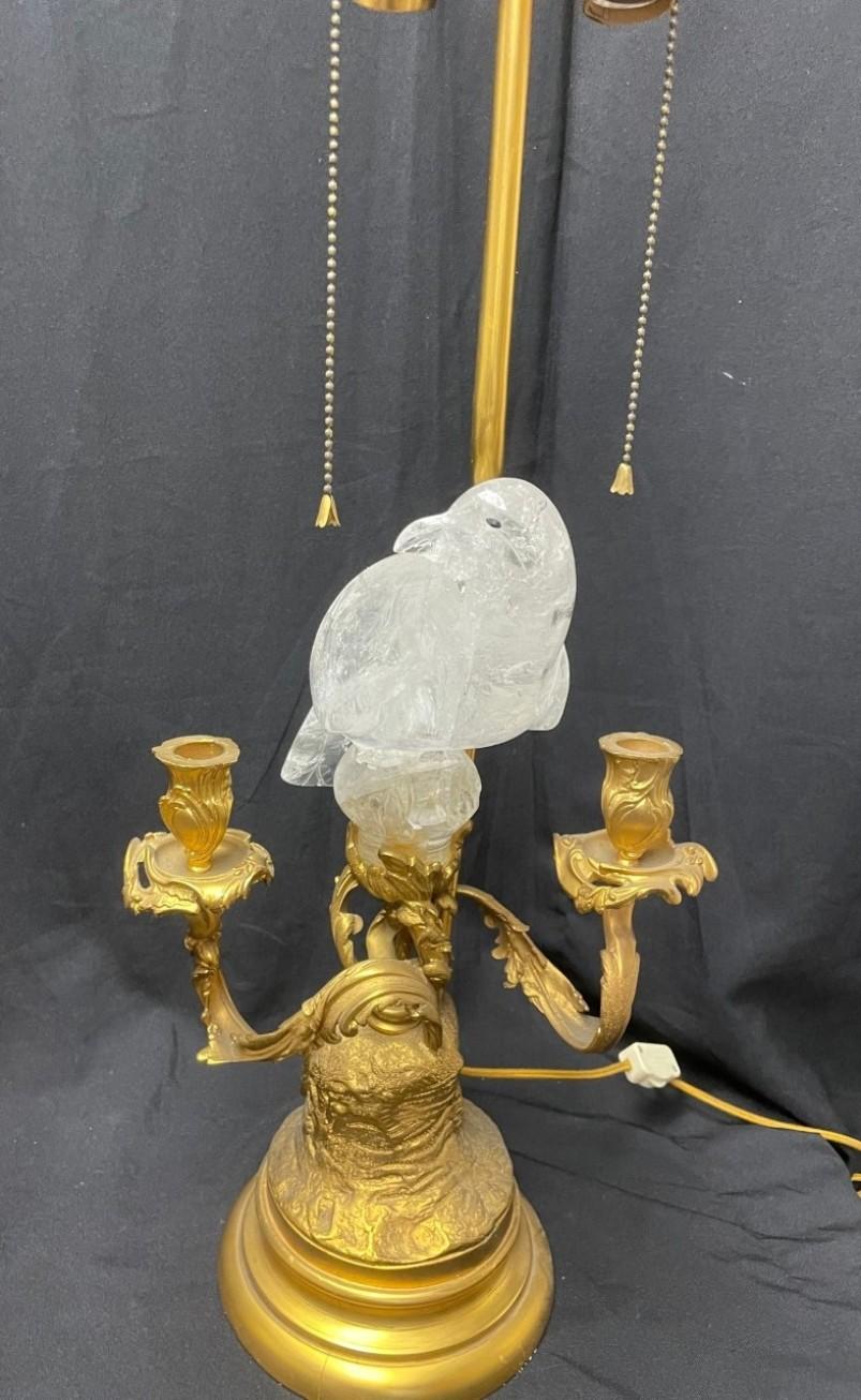 Vogel-Kandelaberlampen aus Goldbronze und Bergkristall, im französischen Louis XV.-Stil im Angebot 5