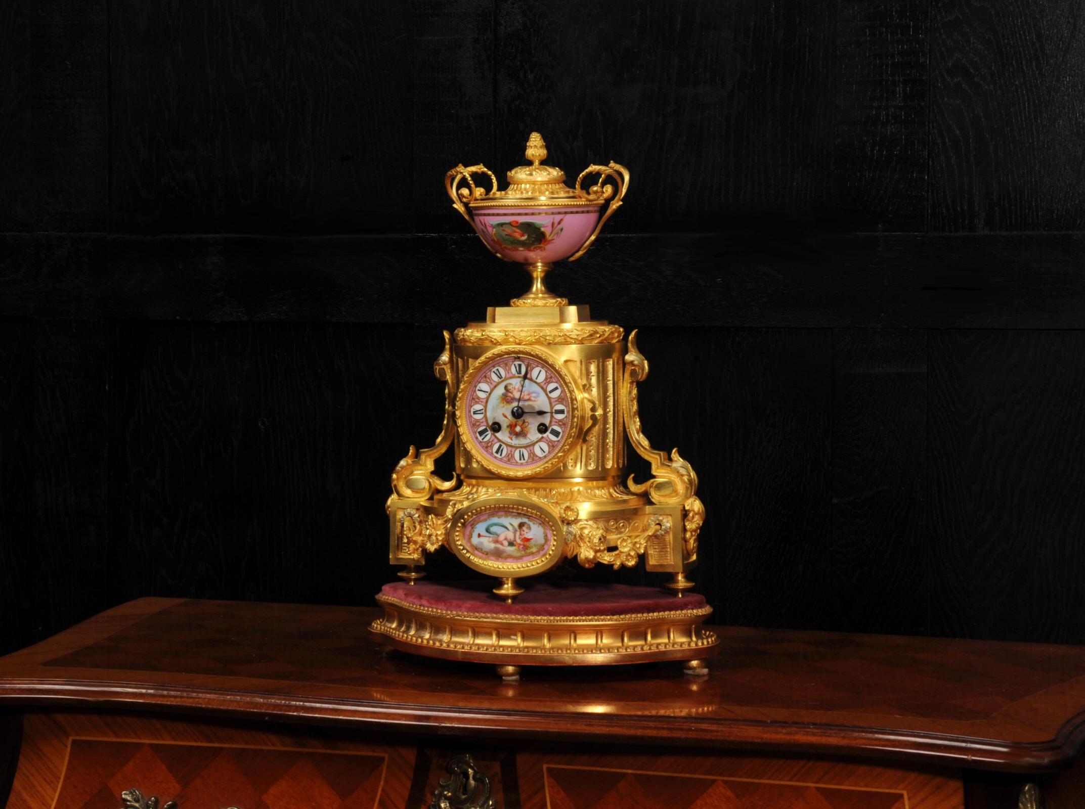 Porcelaine Horloge française d'antiquités en bronze doré et porcelaine de Sèvres par Achille Brocot en vente