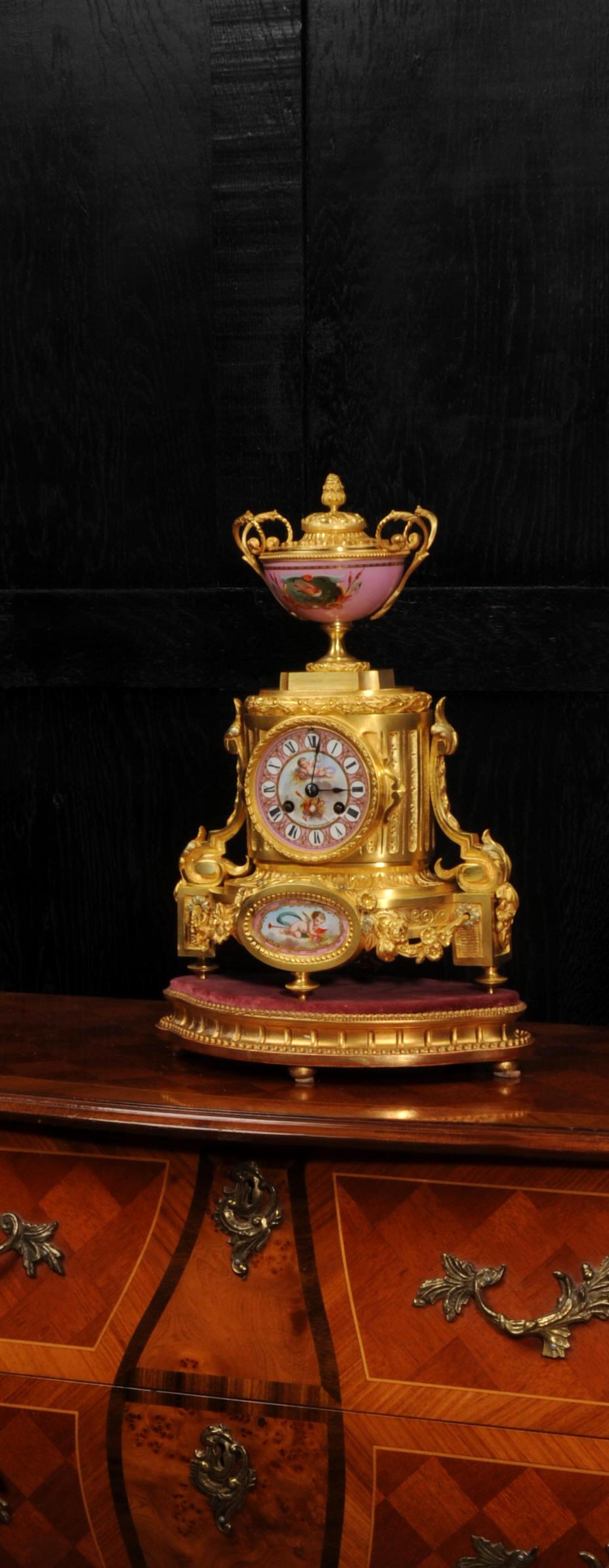 Français Horloge française d'antiquités en bronze doré et porcelaine de Sèvres par Achille Brocot en vente