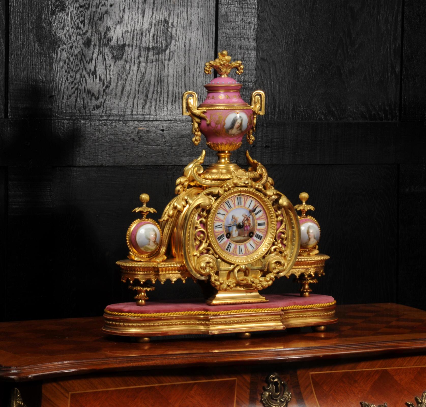 Antike französische Uhr aus Goldbronze und Sevres-Porzellan von Achille Brocot (Handbemalt) im Angebot