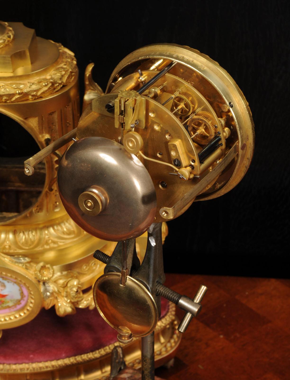 Horloge française d'antiquités en bronze doré et porcelaine de Sèvres par Achille Brocot en vente 11