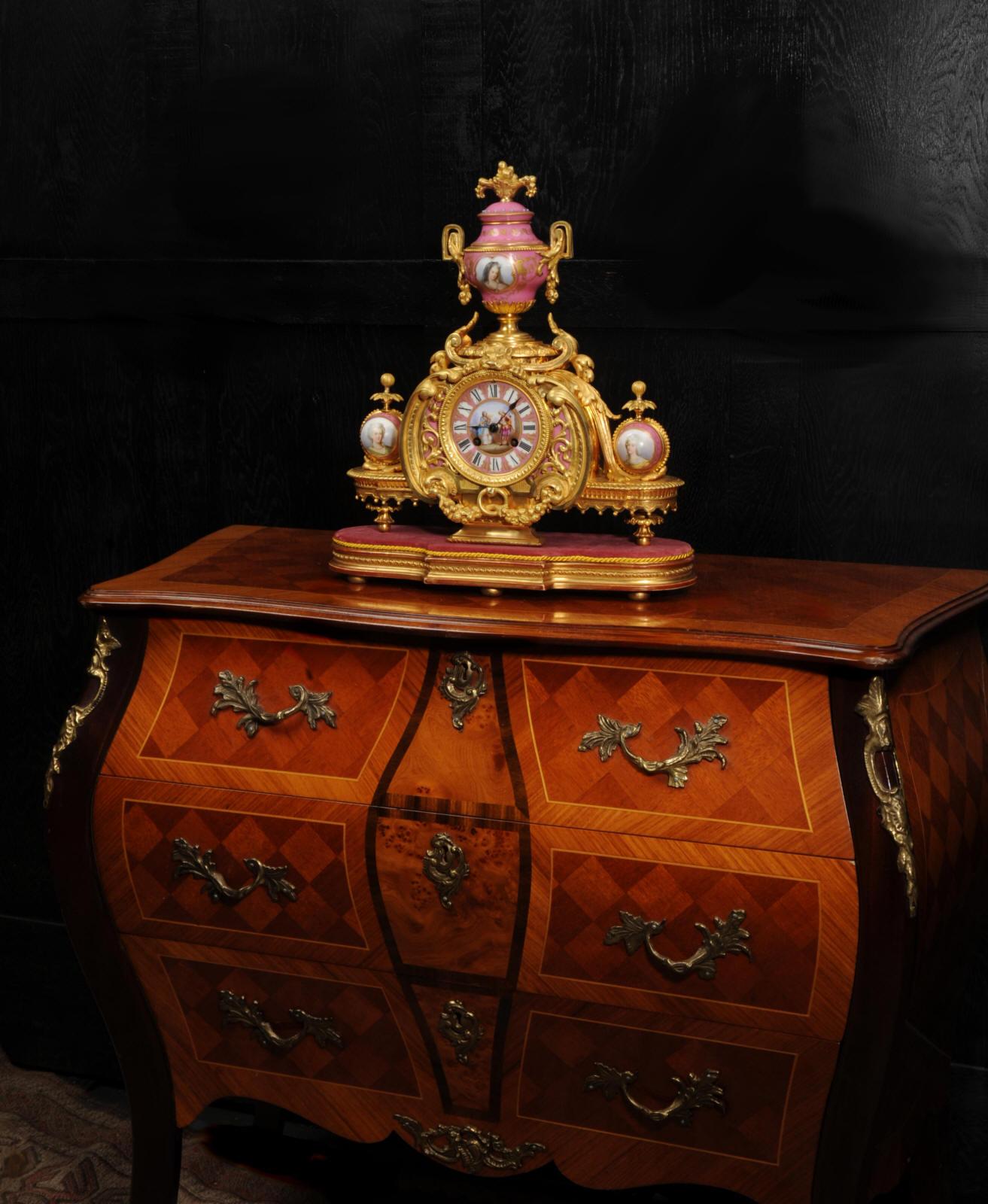 Antike französische Uhr aus Goldbronze und Sevres-Porzellan von Achille Brocot (19. Jahrhundert) im Angebot