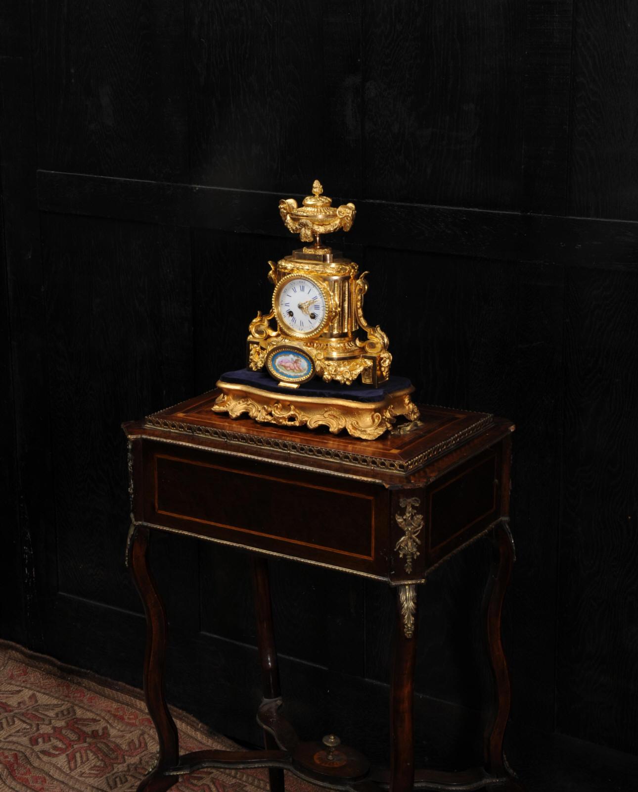 Ormolu and Sèvres Porcelain Boudoir Antique French Clock In Good Condition In Belper, Derbyshire
