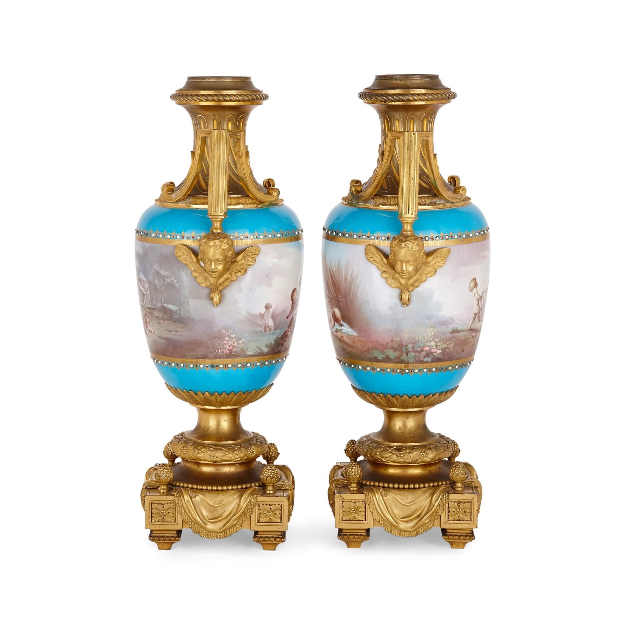 Ormolu and Sèvres-style porcelain three-piece garniture suite In Excellent Condition For Sale In London, GB