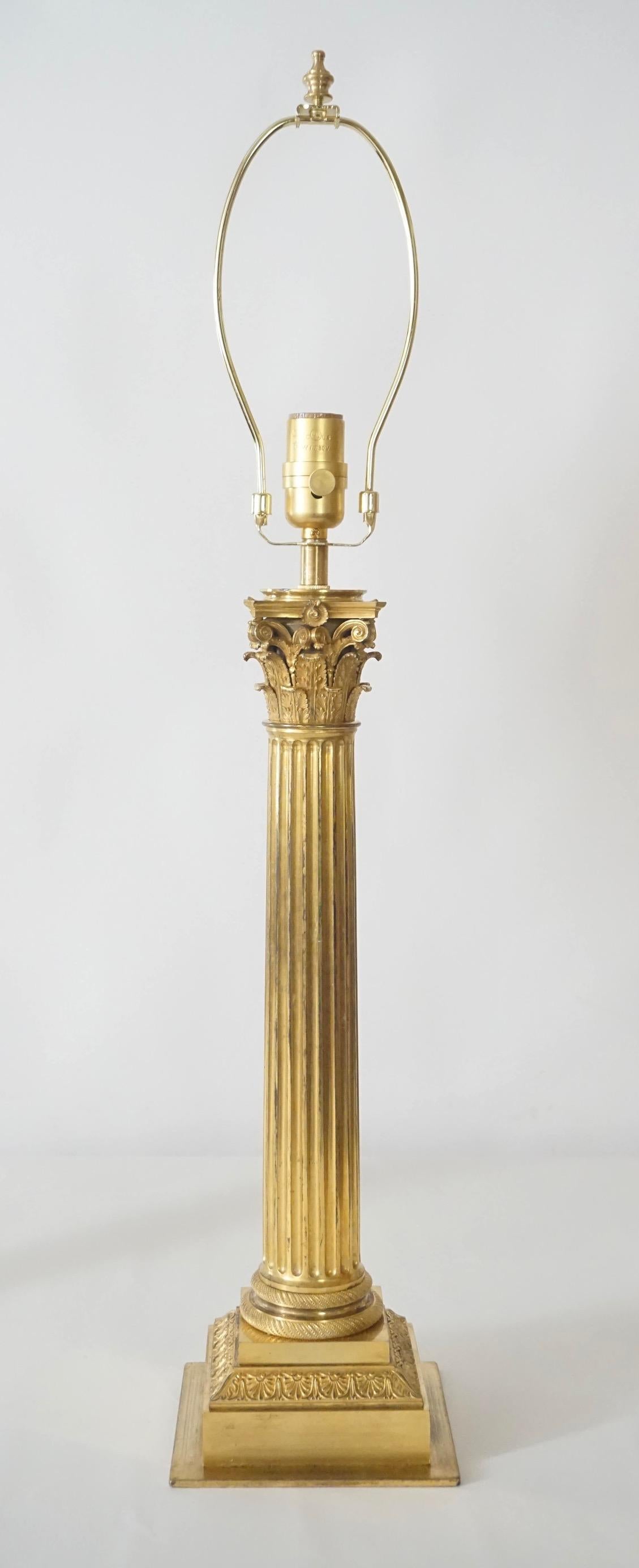 Ormolu Corinthian Column Sinumbra Base Table Lamps, France, circa 1825 In Good Condition For Sale In Kinderhook, NY