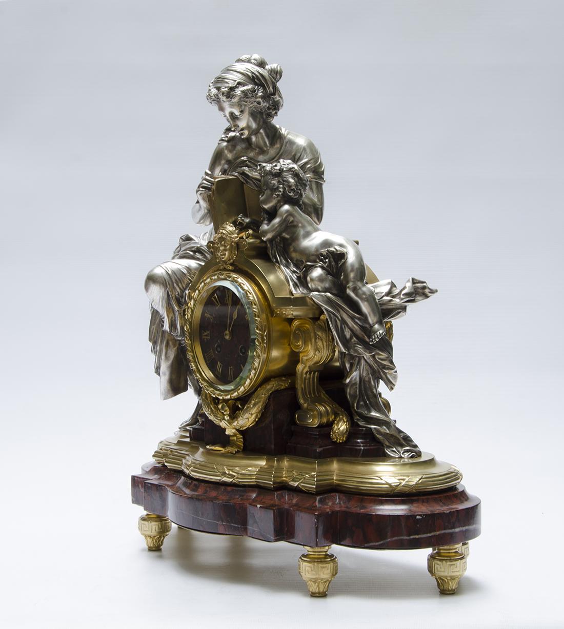 Französische Goldbronze-Kaminuhr im Louis-XVI-Stil des 19. Jahrhunderts von Lamerie-Charpentier & Cie. (Poliert) im Angebot