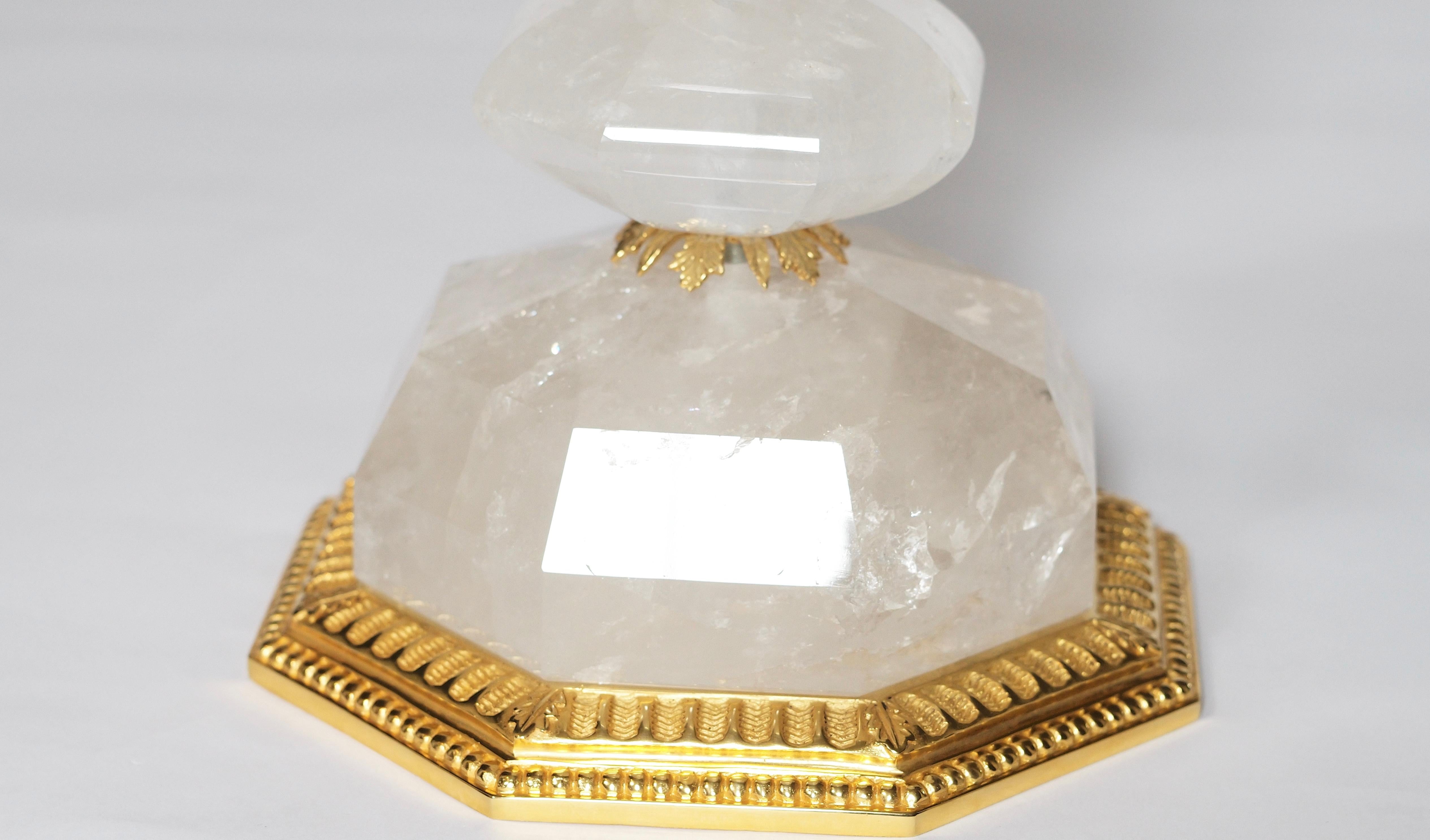 XXIe siècle et contemporain Lampes à poser ou suspendre cristal de roche en bronze doré par Phoenix  en vente
