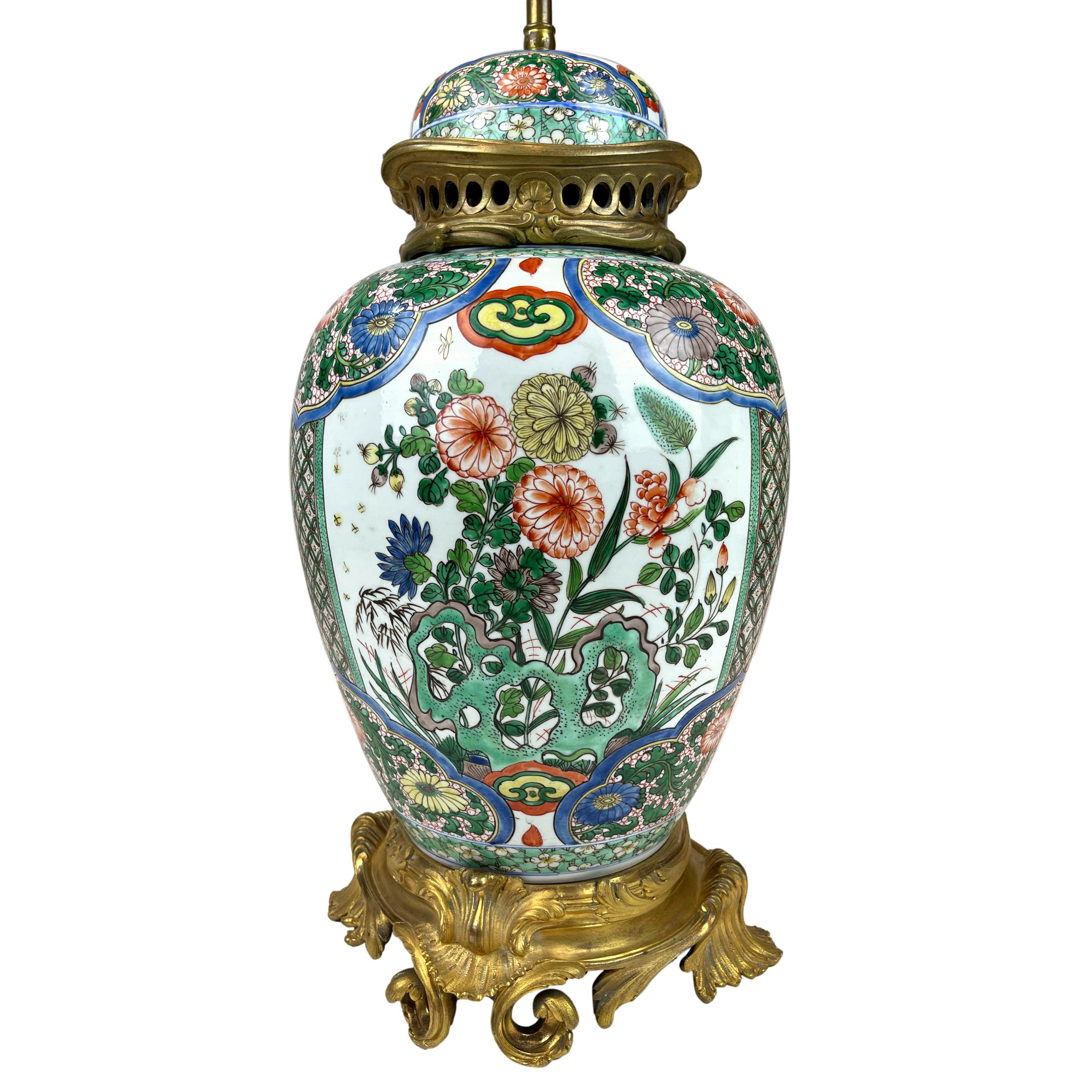 Chinese Export Porcelain Temple Jar French Bronze Ormolu-Mounted Lamp In Good Condition In Banner Elk, NC