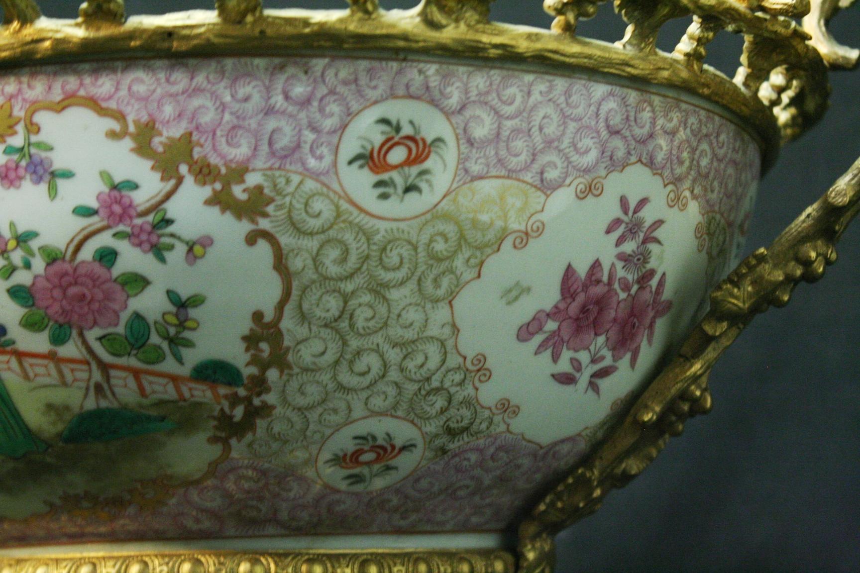 Ormolu Mounted Chinese Porcelain Bowl Centerpiece, 19th Century 6