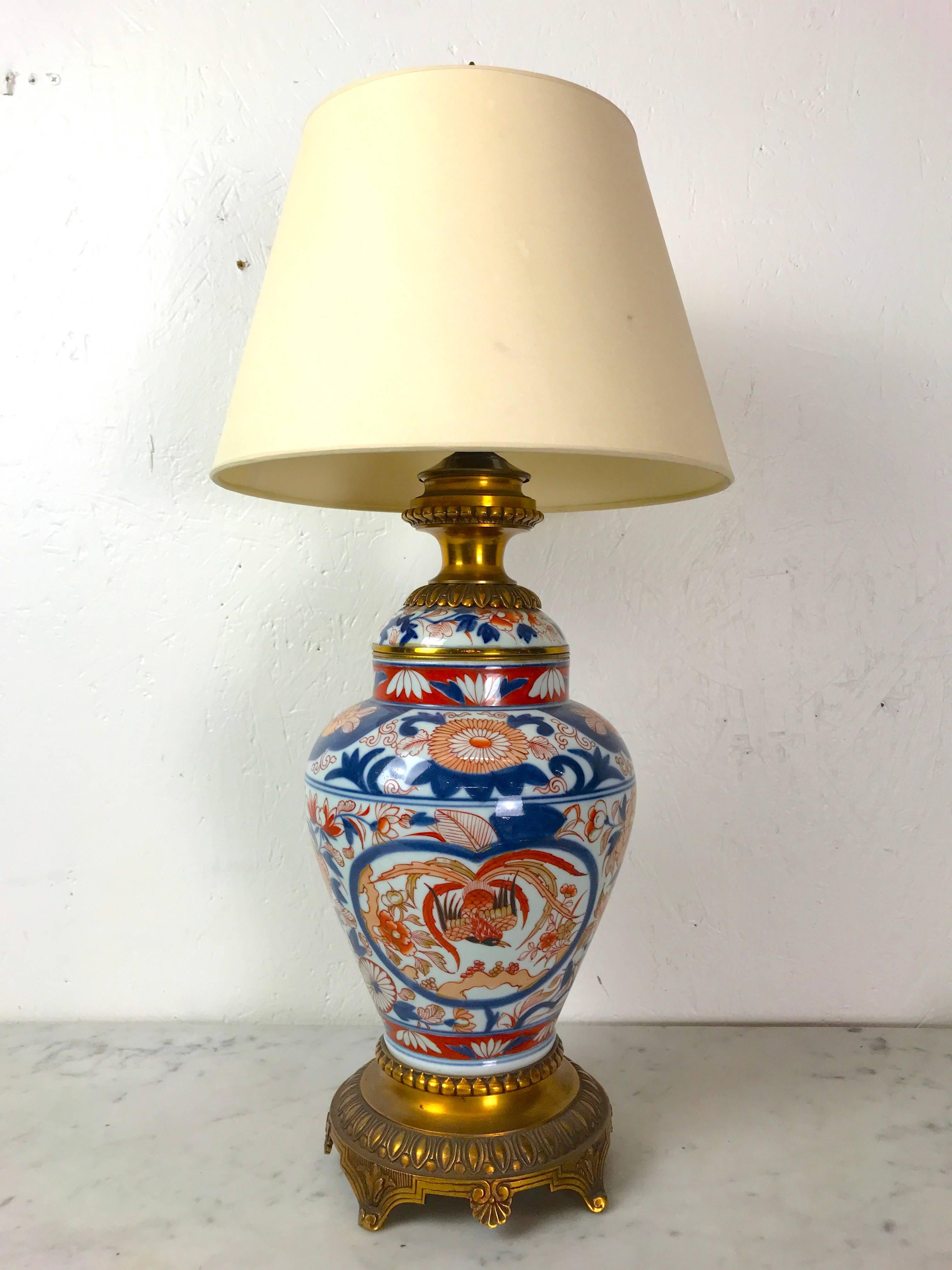 Ormolu-mounted Imari ginger jar, now as a lamp. Newly wired, the shade is for display purposes and is not included. 15.5
