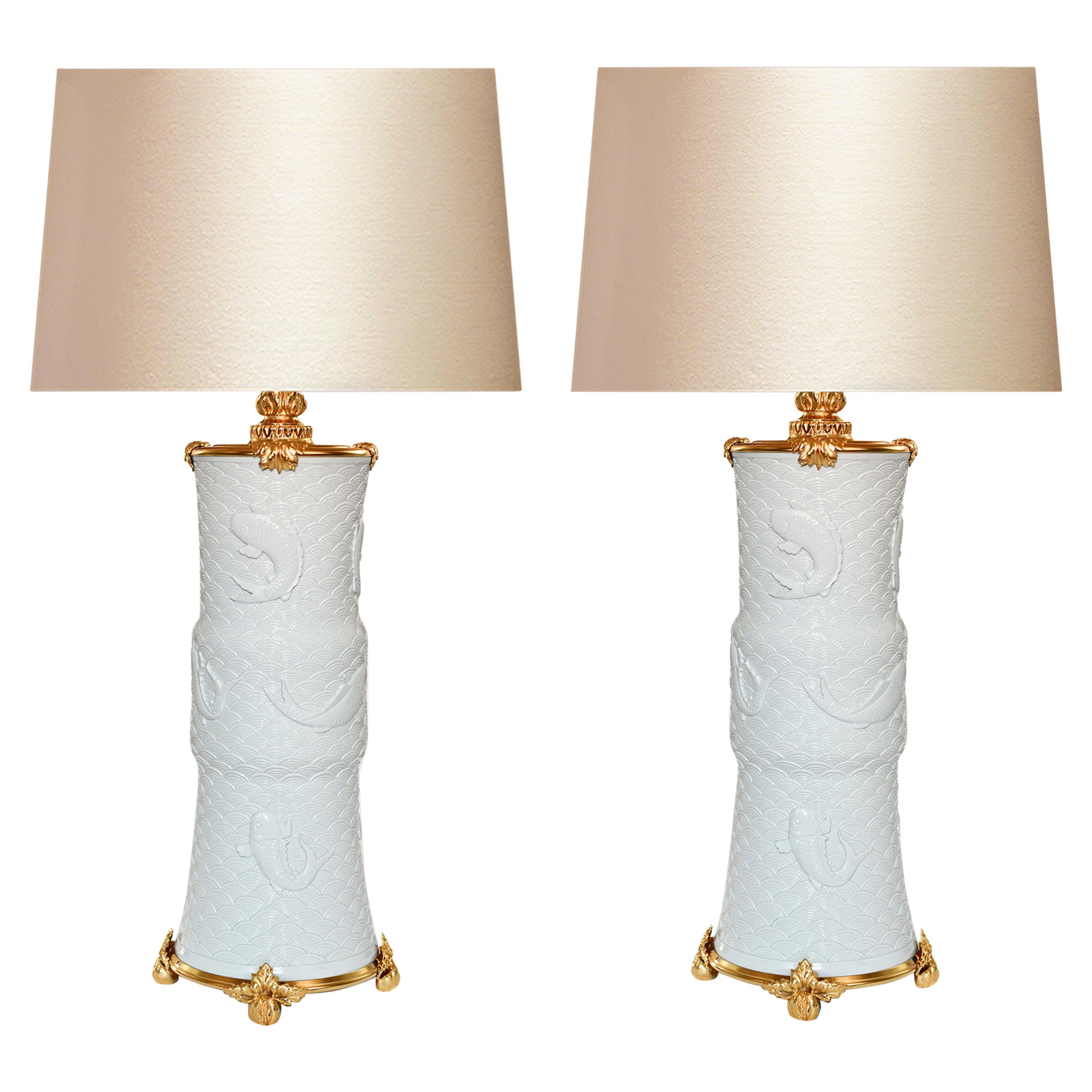 Lampes en porcelaine montées sur bronze doré en vente