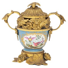 Goldbronze montierter Topf Pourri im Sevres-Stil 19. Jahrhundert