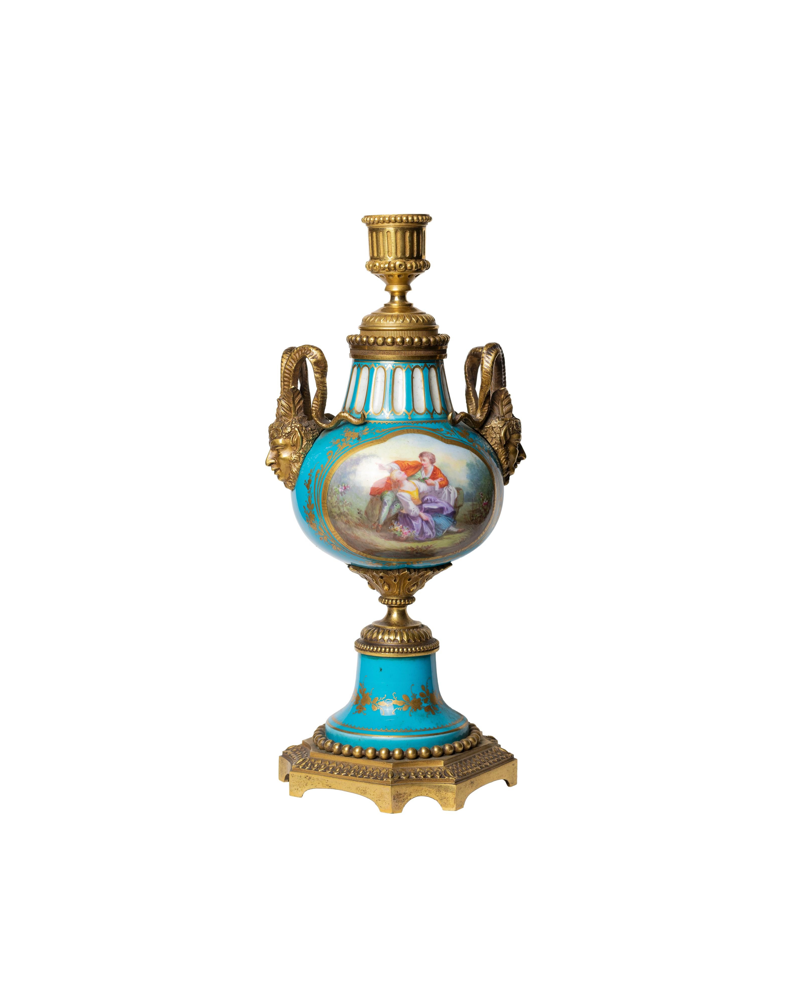 Candelabro in porcellana di Sèvres in bronzo ormolu François Boucher, XVIII secolo in vendita 6