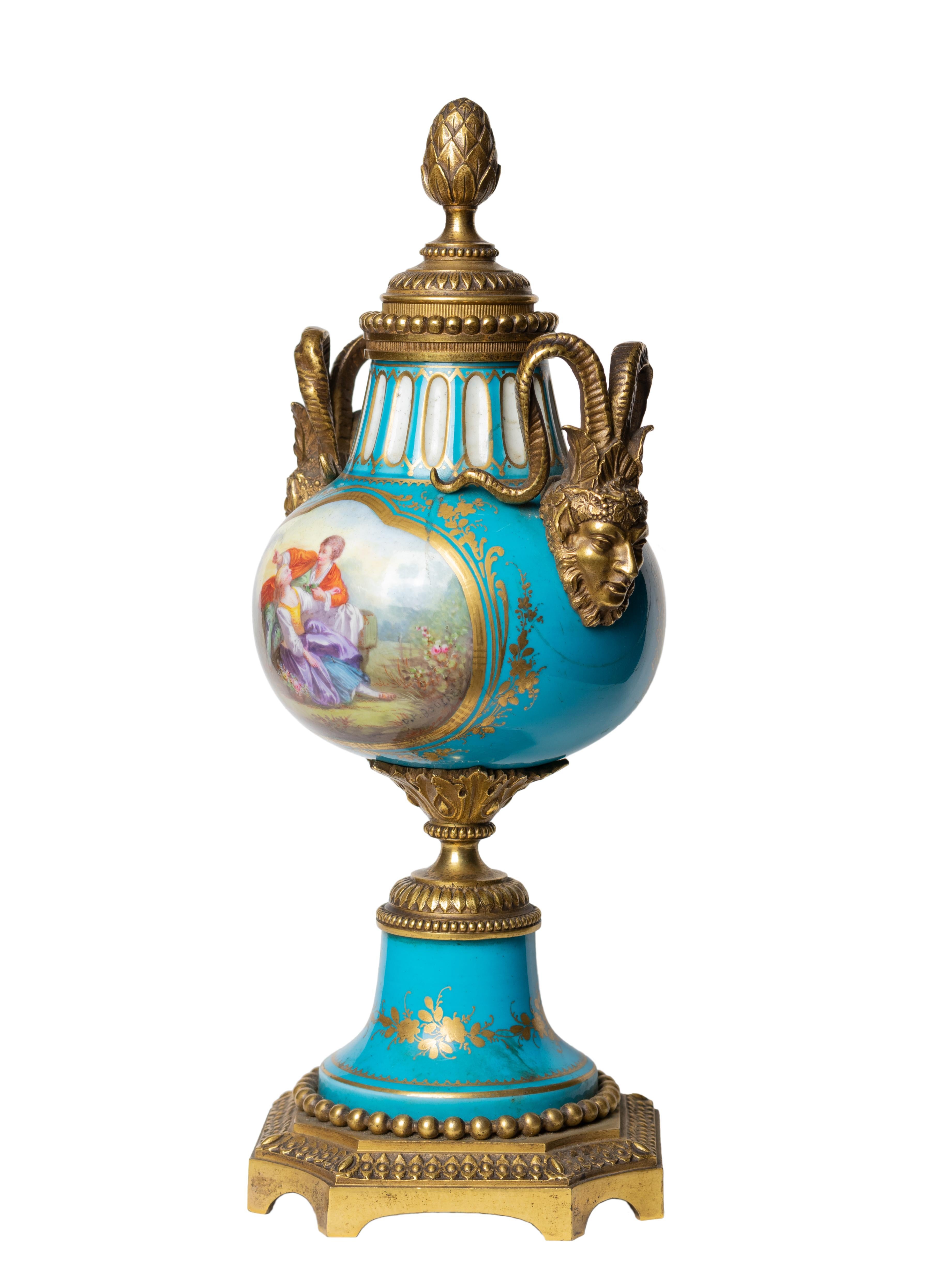 Neoclassico Candelabro in porcellana di Sèvres in bronzo ormolu François Boucher, XVIII secolo in vendita