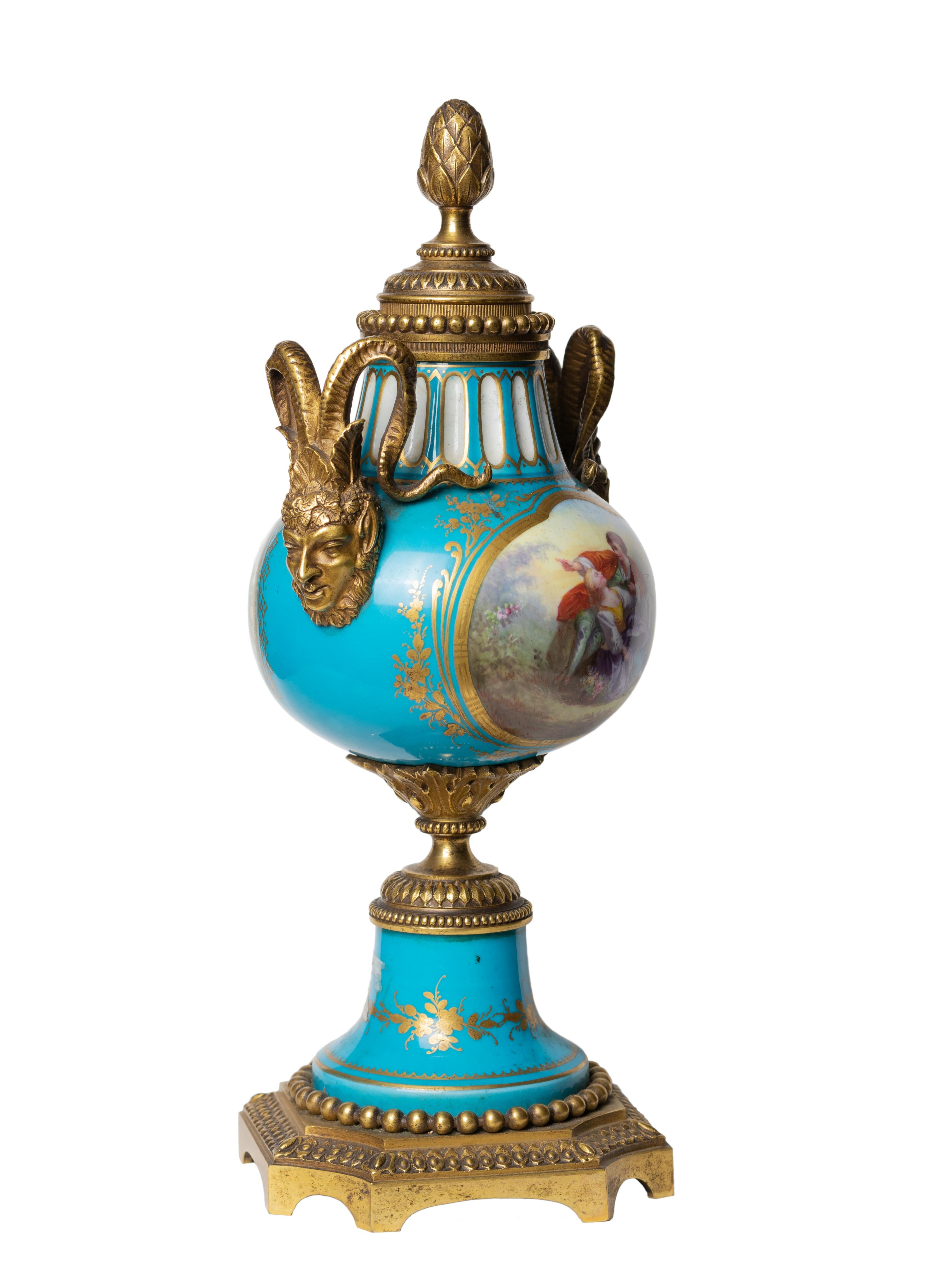 Dorato Candelabro in porcellana di Sèvres in bronzo ormolu François Boucher, XVIII secolo in vendita