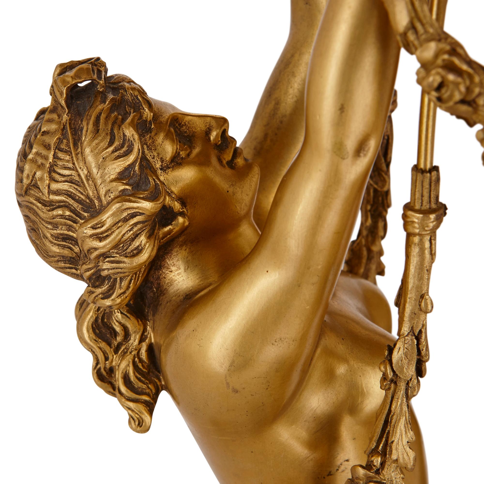 Doré Pendule en bronze doré, marbre blanc et tôle Cercle Tournant par Lepaute en vente