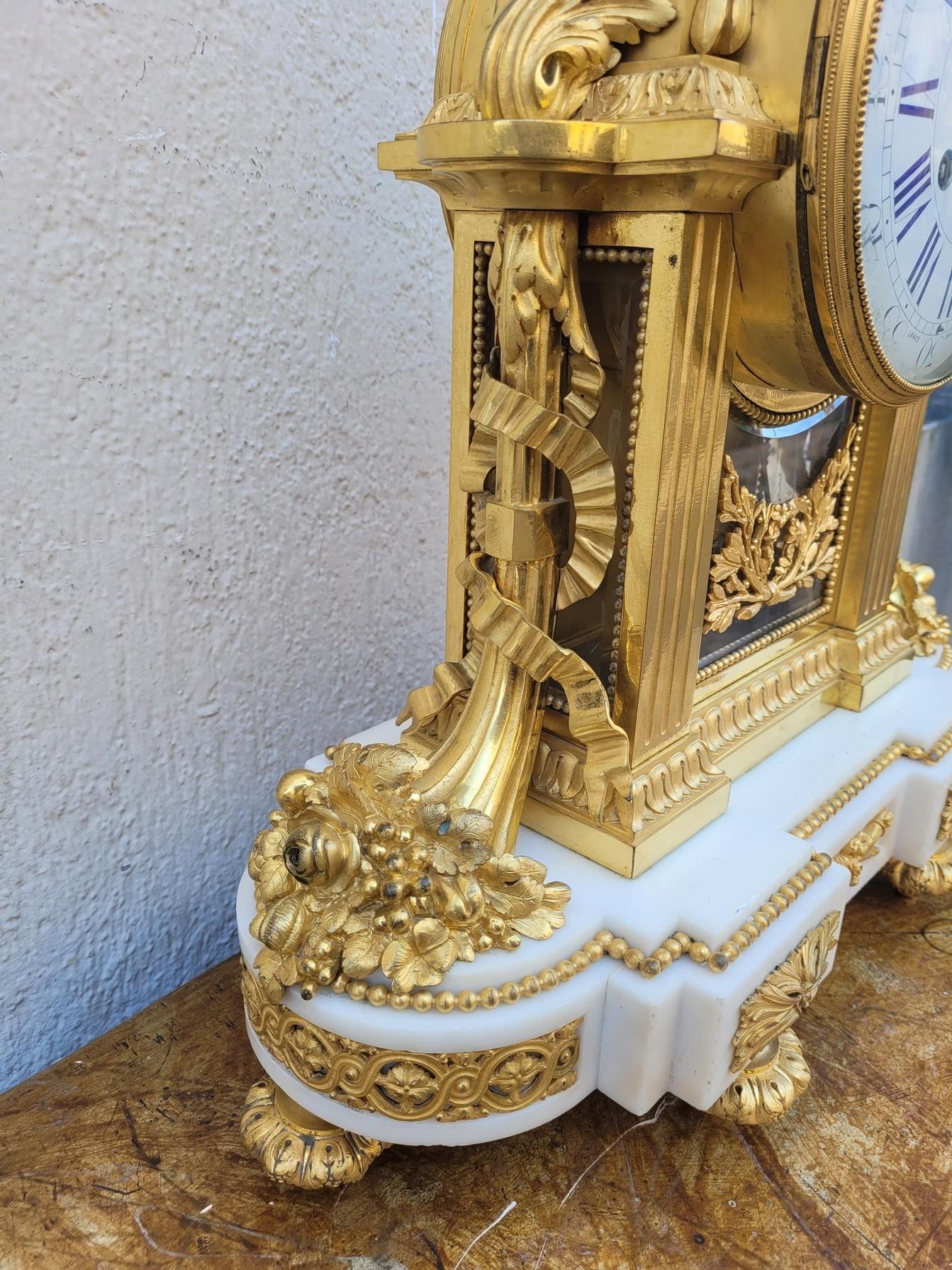 Ormulu Clock with white Marble, Charpentier, Louis XVI style, 19th Century For Sale 4