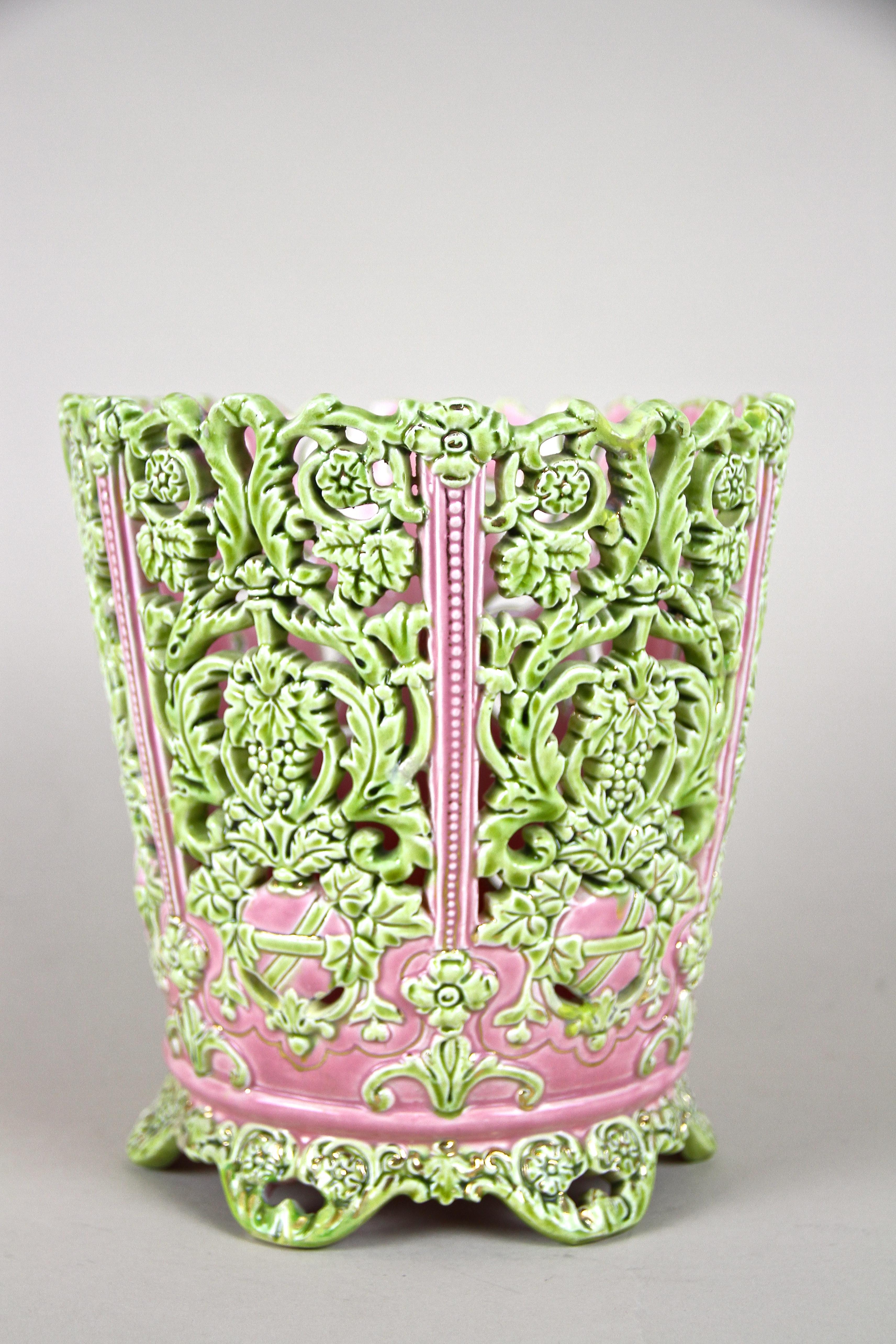 Very decorative ornamental Art Nouveau Majolica Cachepot manufactured in around 1900 in Bodenbach/ Bohemia by the well known majolica company of Gerbing & Stephan. This amazing, open worked cachepot impresses with carefully crafted, elaborate and