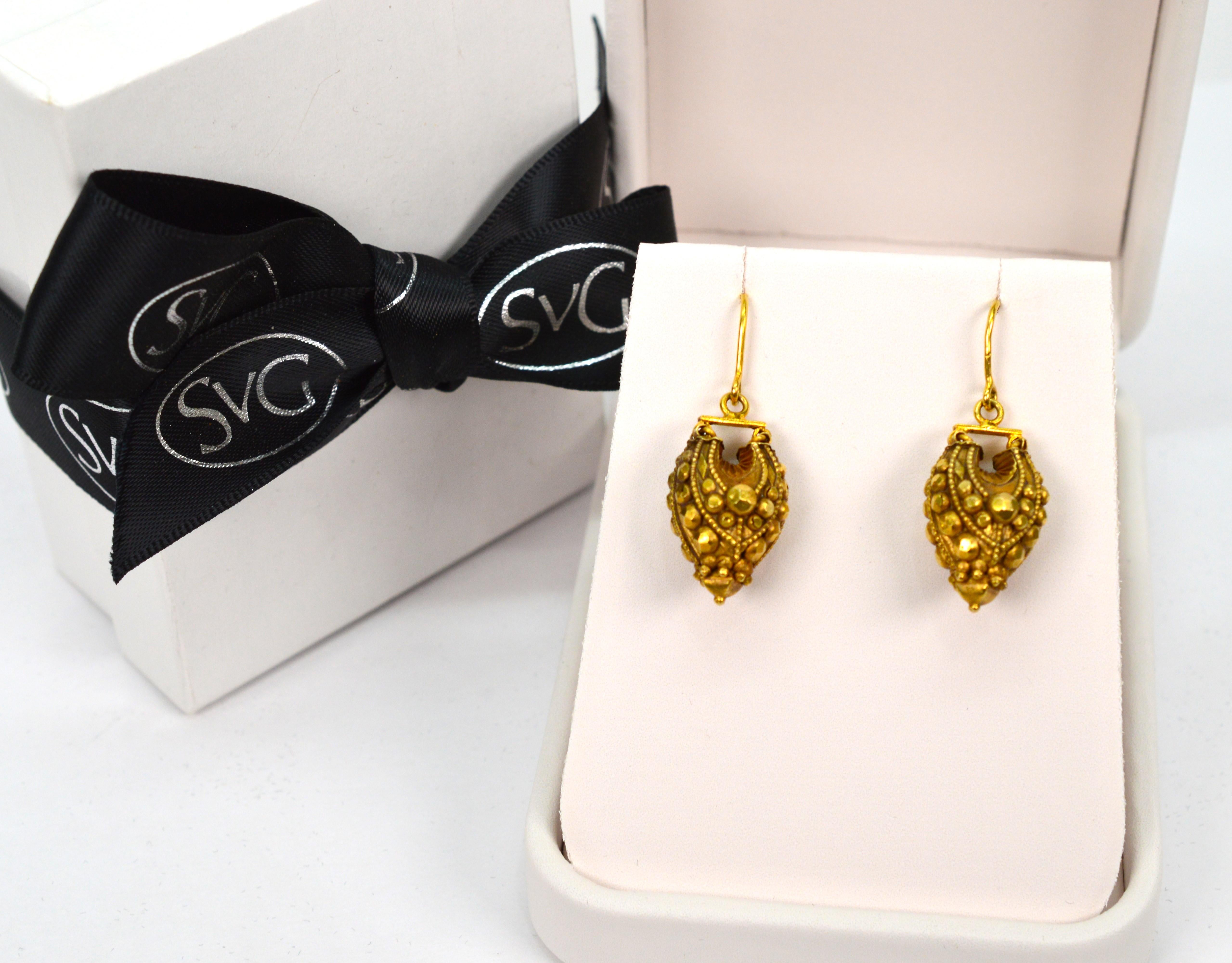 Ornamental Bollywood  Drop Earrings in 14 Karat Yellow Gold In Excellent Condition For Sale In Mount Kisco, NY