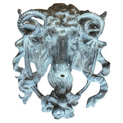 Ornamentaler englischer Ramshead-Brunnen