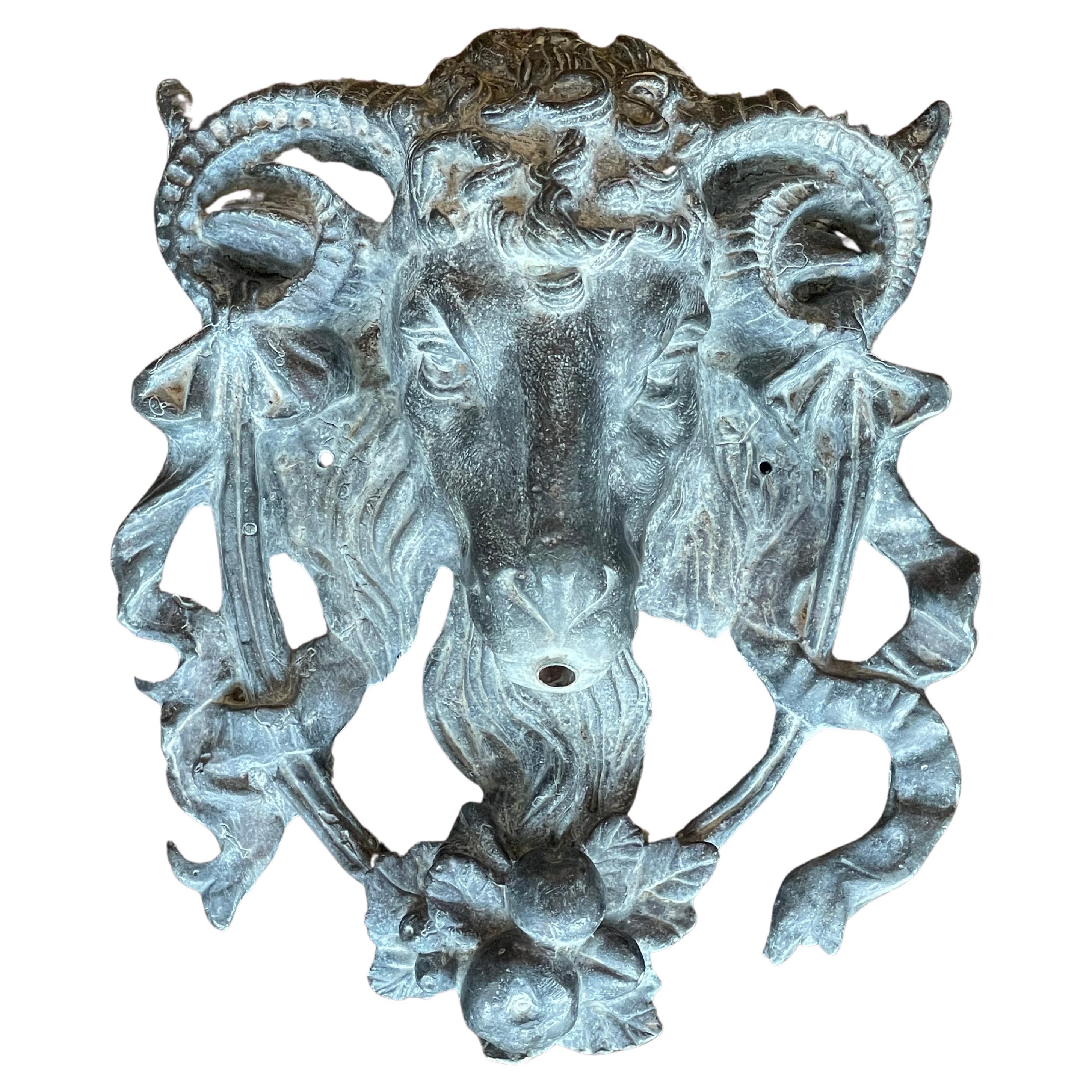 Fatto a mano Fontana ornamentale inglese Ramshead in vendita