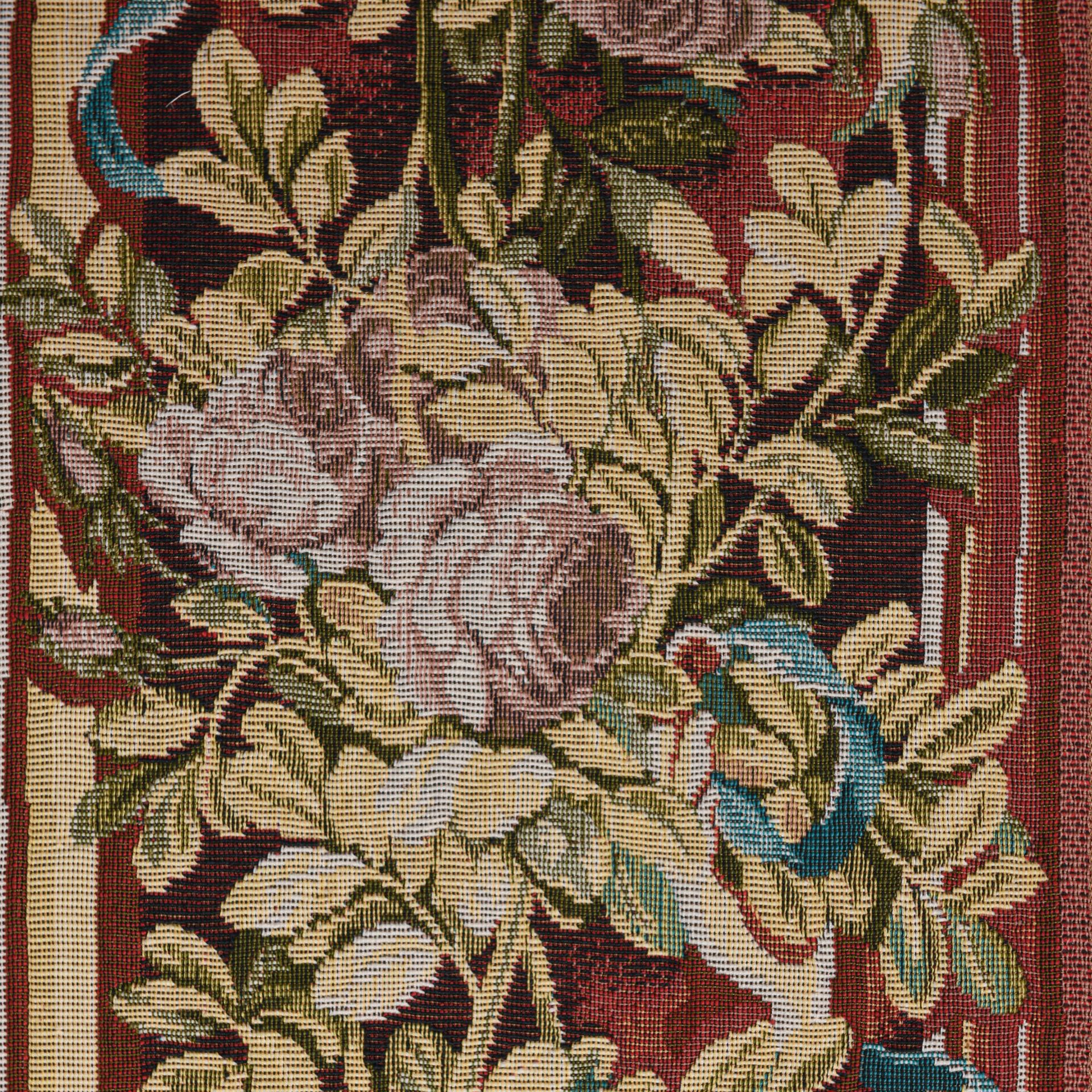 Altro Bordo ornamentale in Fabrice con rose chiare in vendita