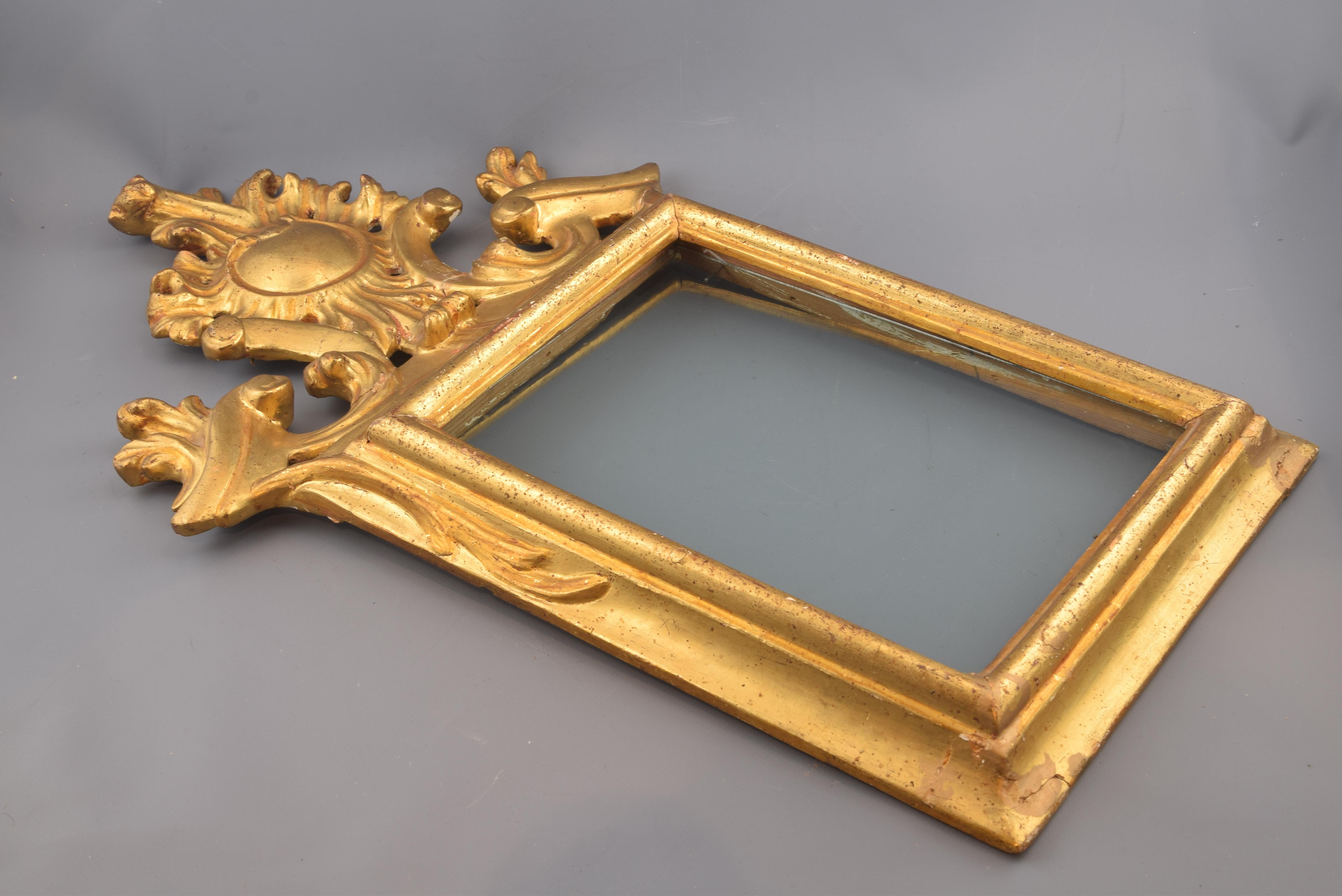 Rococo Cadre de miroir ornemental, bois doré, 18ème siècle en vente
