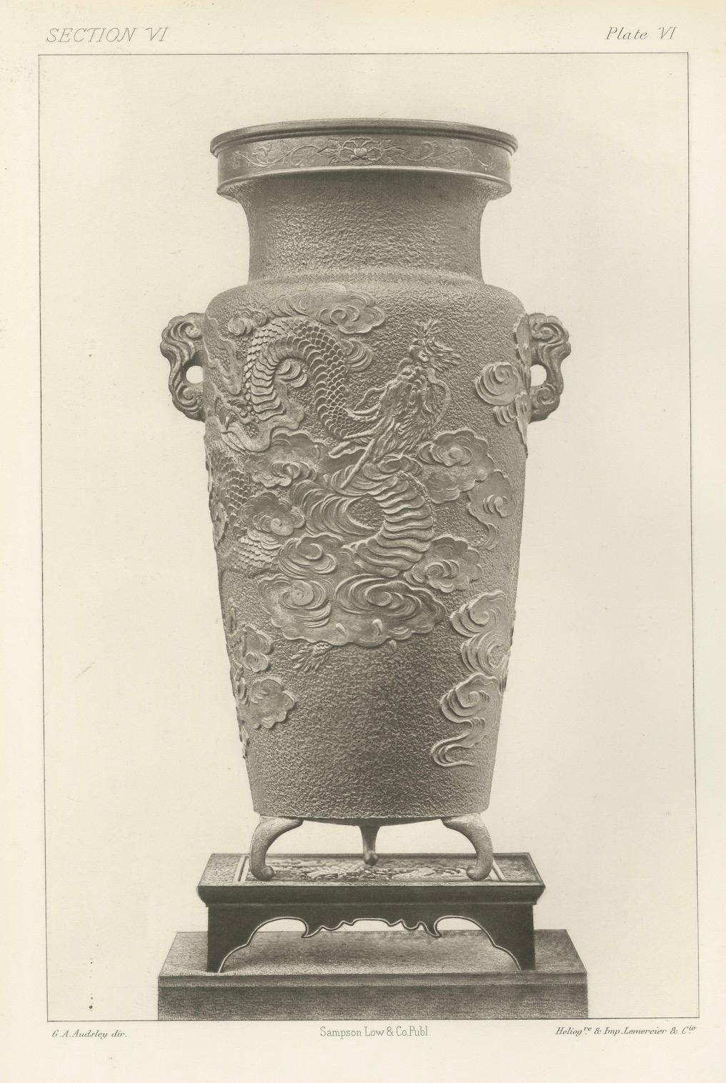 Papier The Ornamental Vase with Dragon Motif - Audsley's Japanese Art Series, 1884 en vente