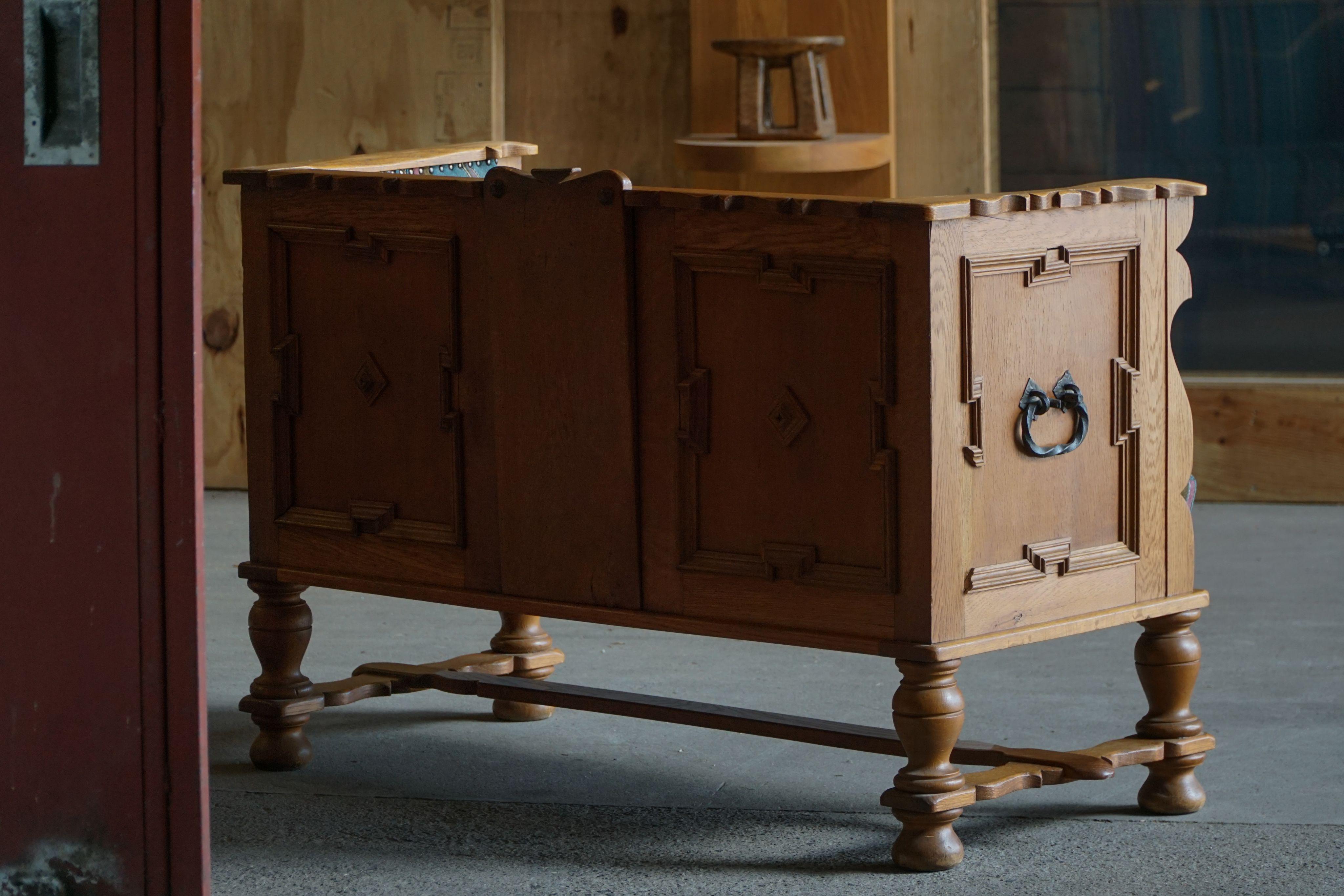 Ornamented Oak Sofa with Original Upholstery, Nordic Classicism, Sweden, 1930s For Sale 2