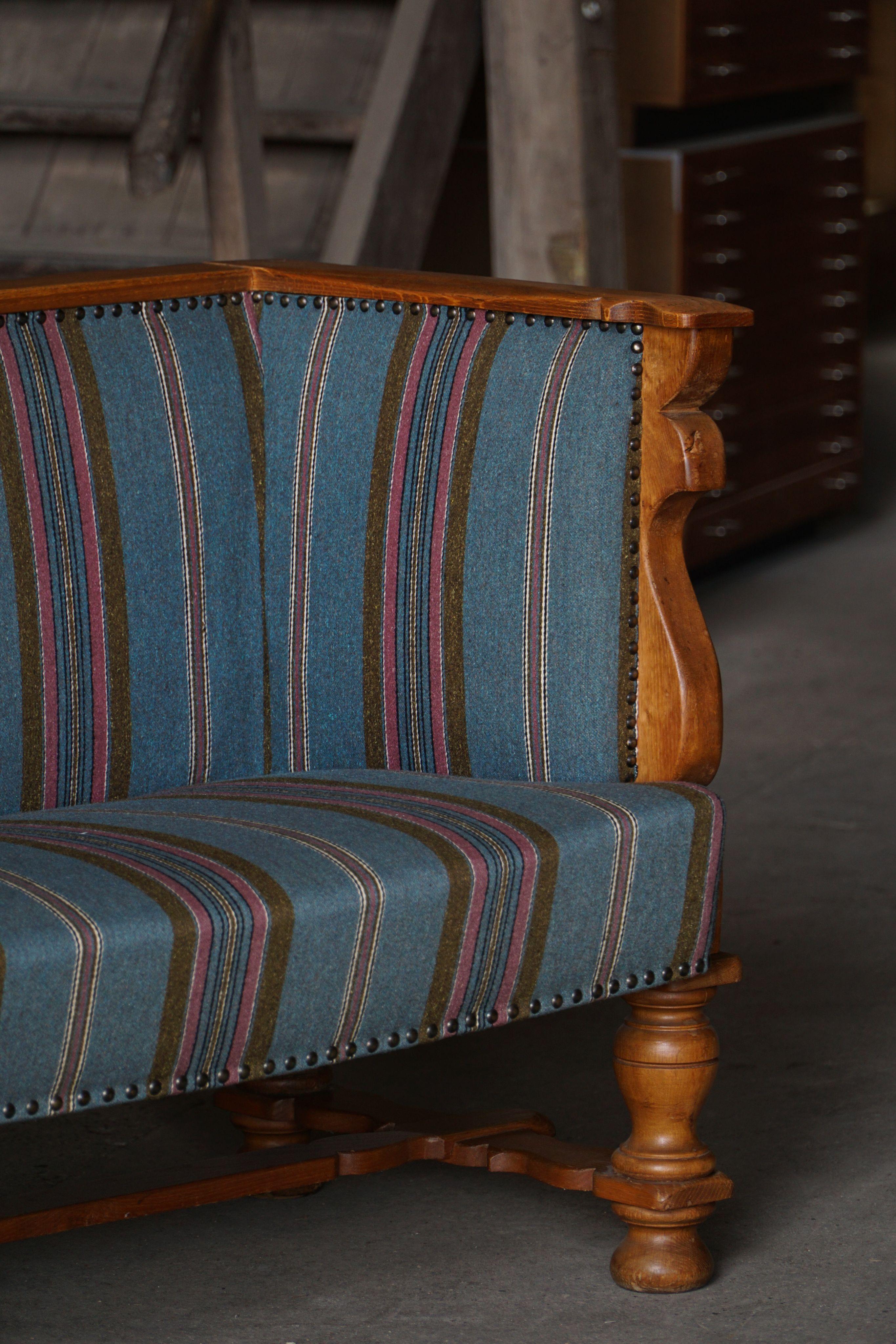 Ornamented Oak Sofa with Original Upholstery, Nordic Classicism, Sweden, 1930s For Sale 6