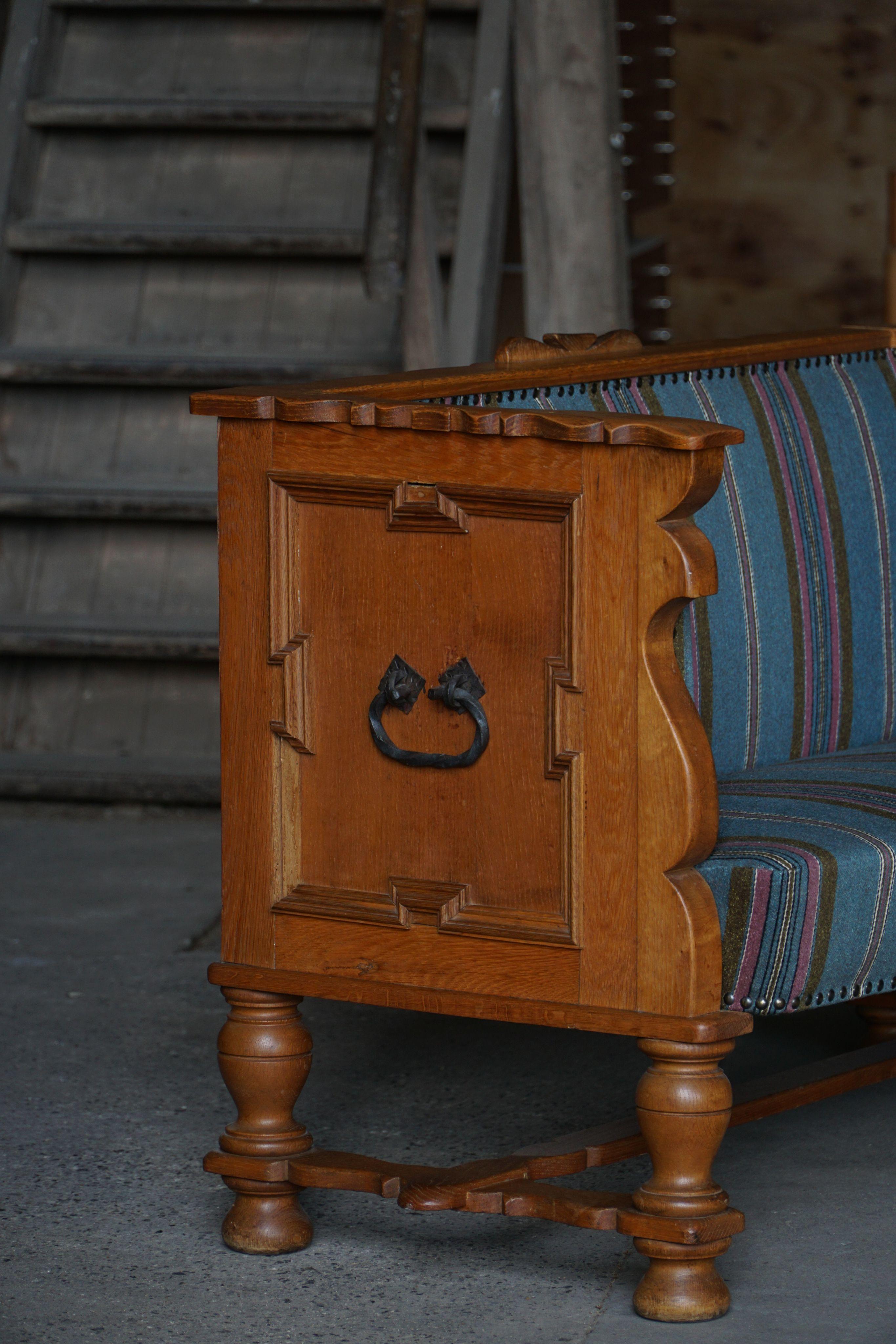 Ornamented Oak Sofa with Original Upholstery, Nordic Classicism, Sweden, 1930s For Sale 7