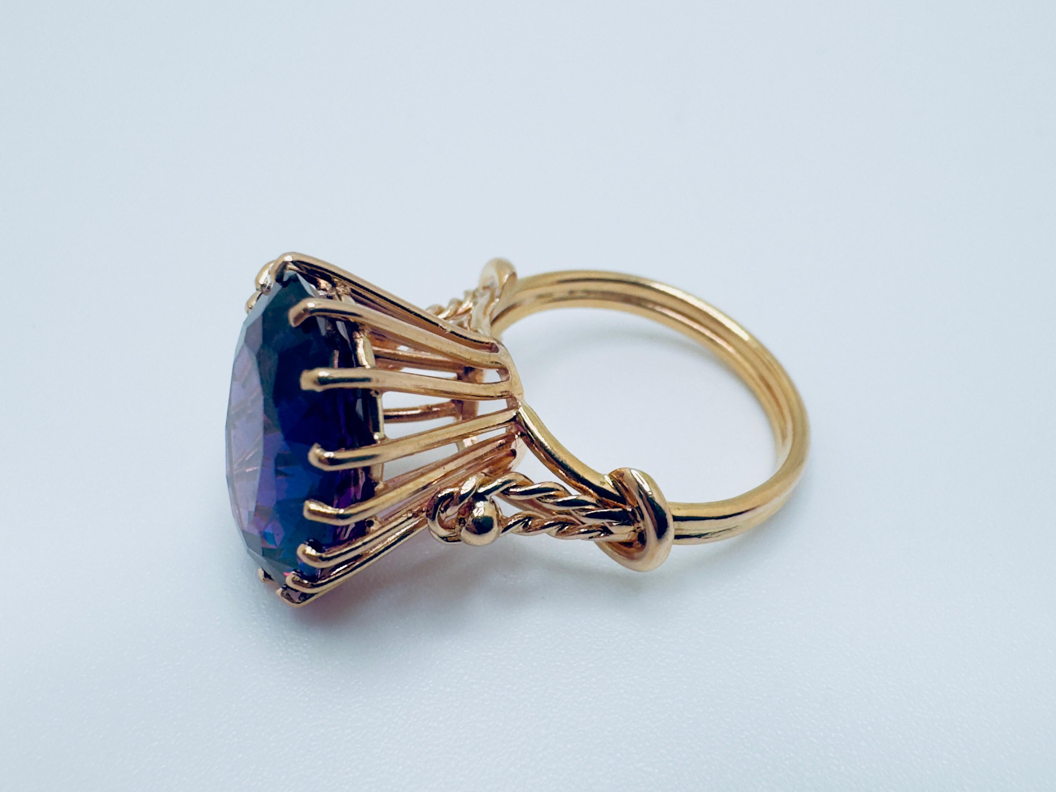 Bague en or jaune 18K ornée d'alexandrites synthétiques en filigrane Bon état - En vente à Palm Desert, CA