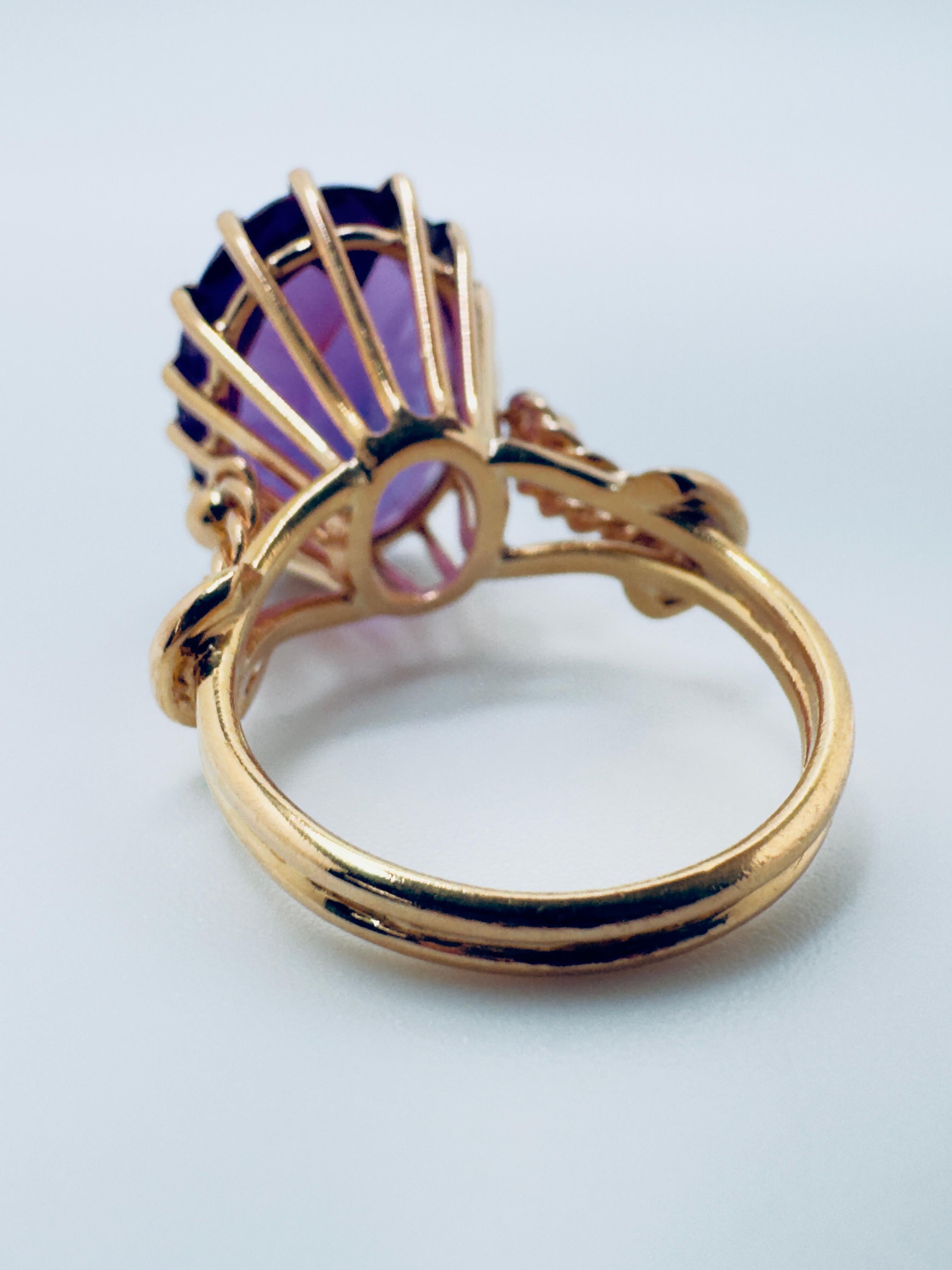 Bague en or jaune 18K ornée d'alexandrites synthétiques en filigrane Unisexe en vente