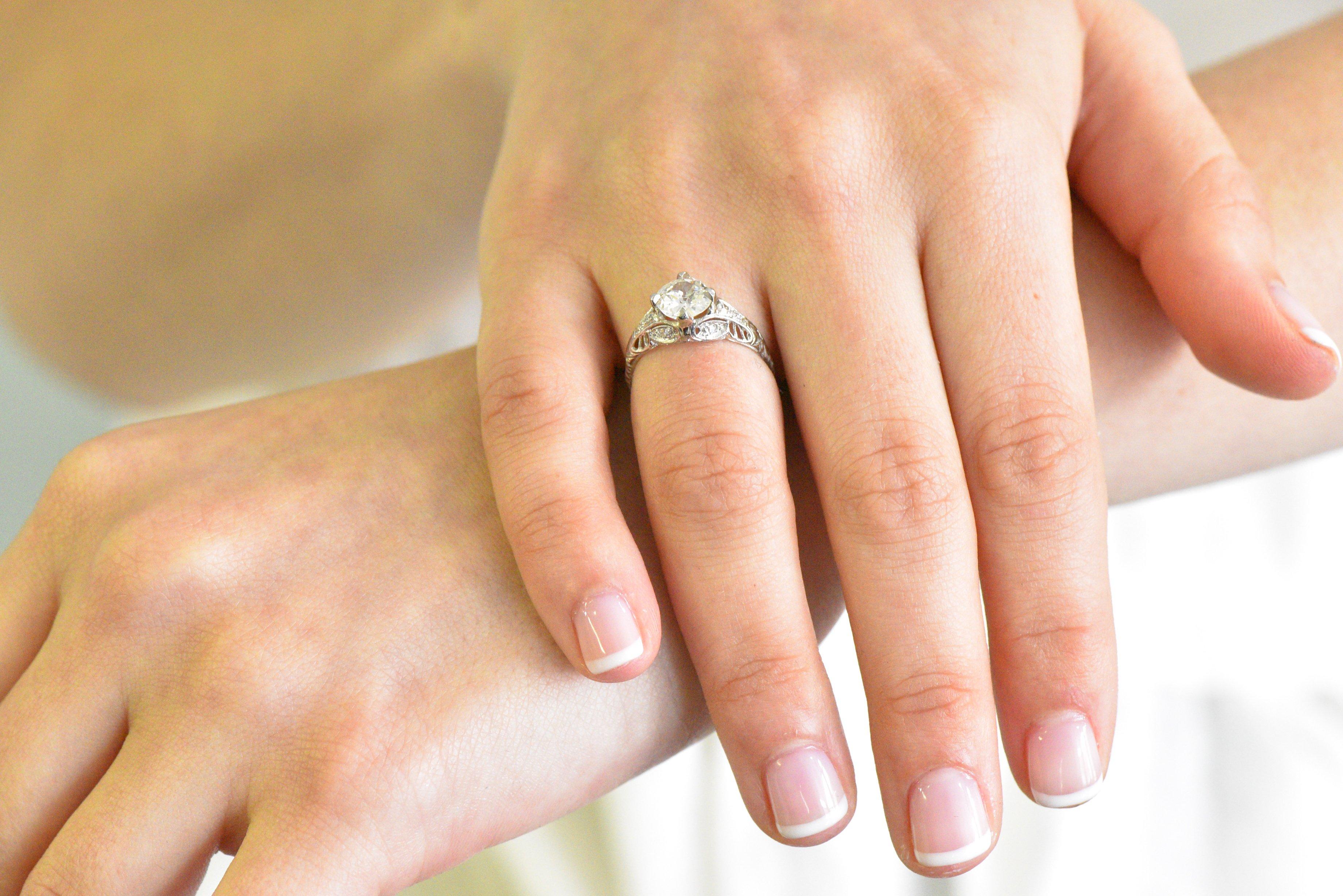 Art Deco 1.44 Carats Diamond Platinum Foliate Engagement Ring GIA 3