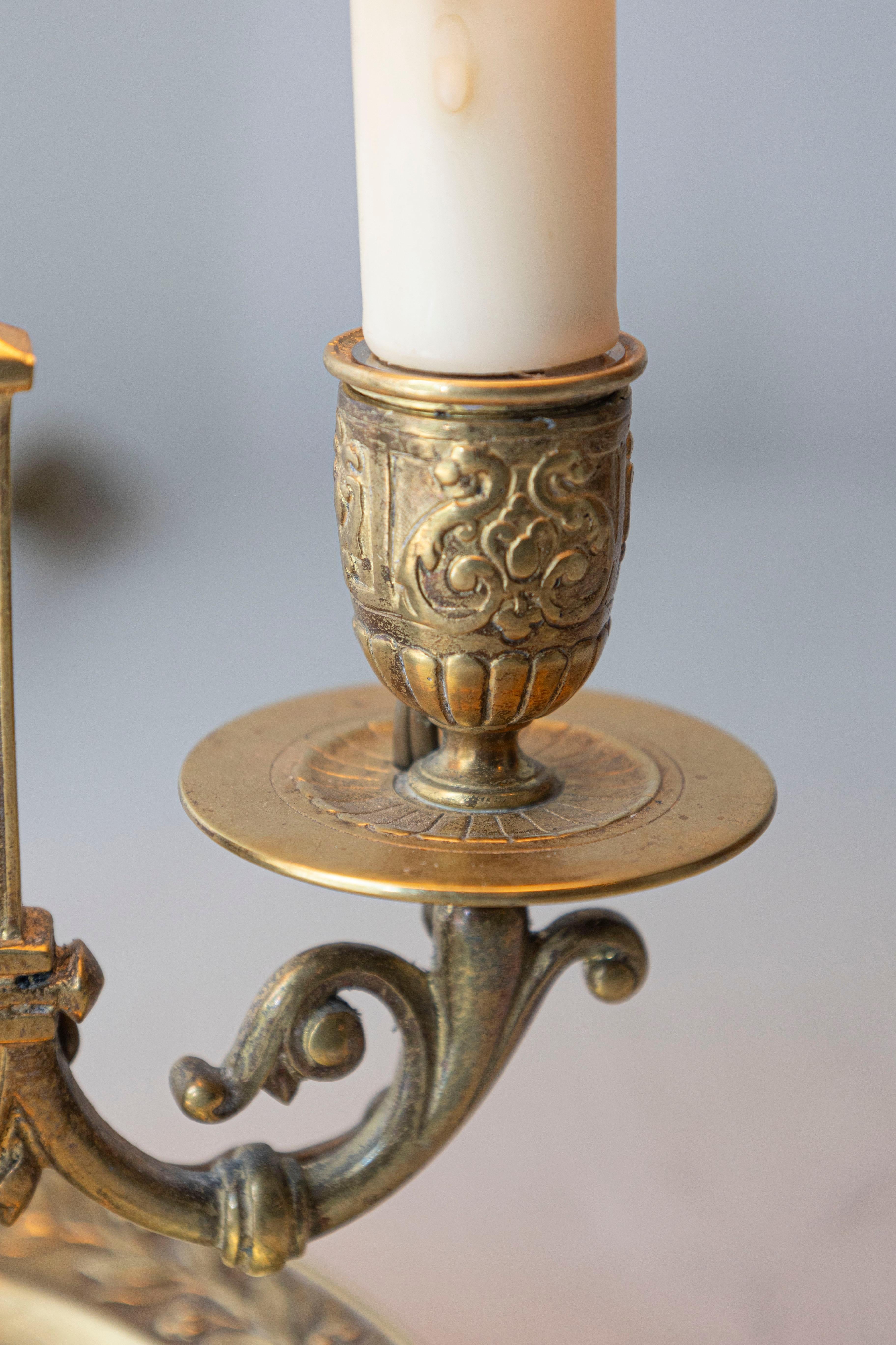 Lampe de table ornée en bronze français du XIXe siècle avec des Lights en forme de bougie en vente 5