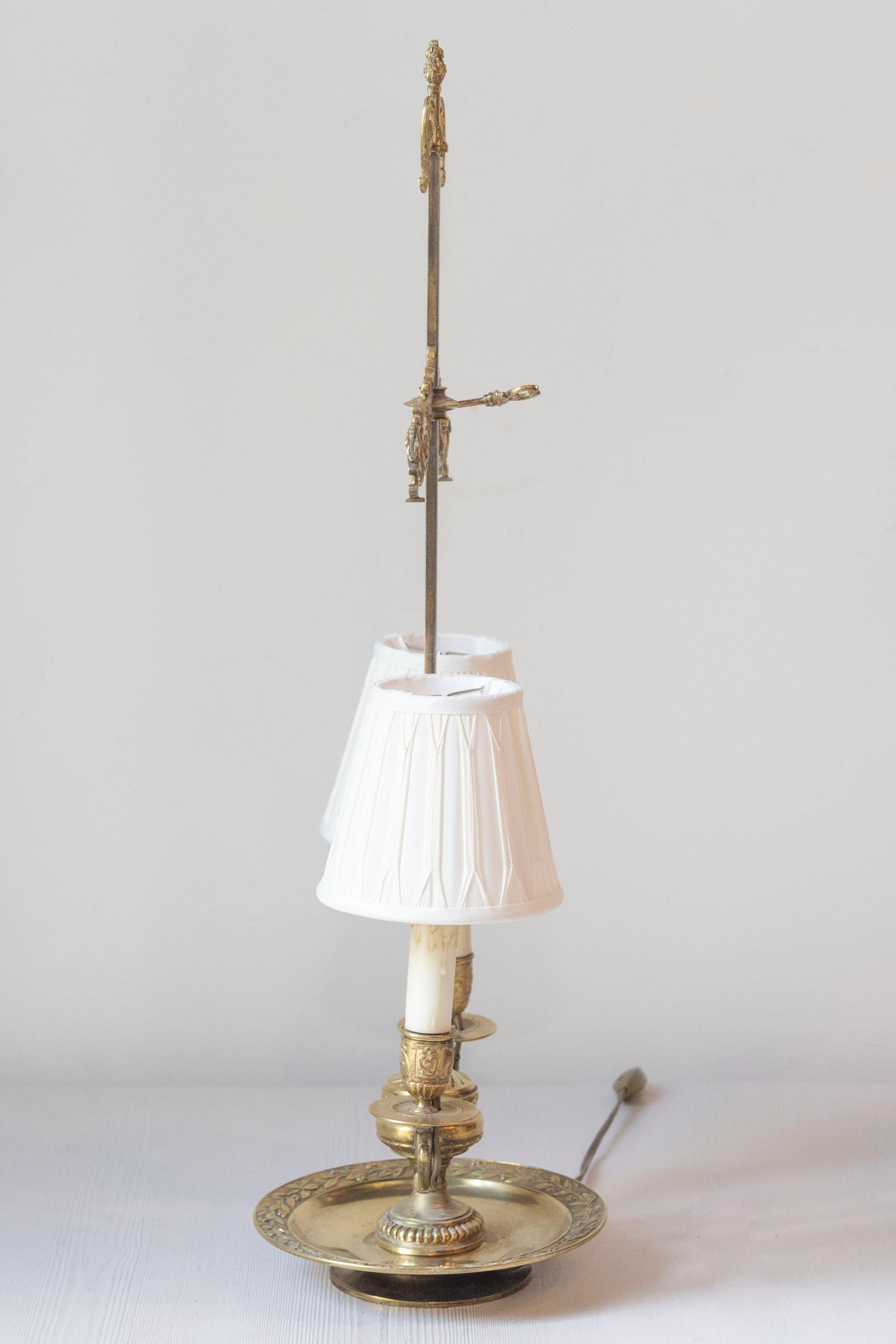 Bronze Lampe de table ornée en bronze français du XIXe siècle avec des Lights en forme de bougie en vente