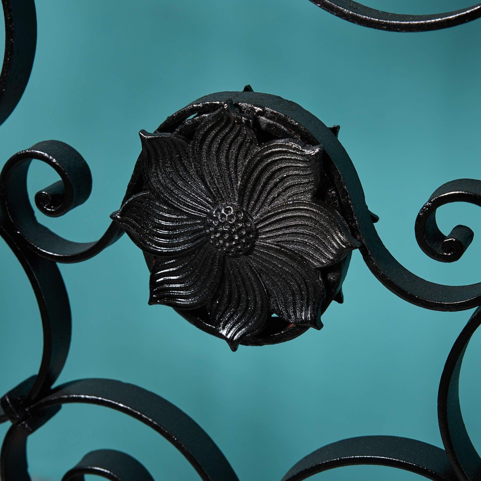 Francese Cancello pedonale ornato in ferro battuto francese del 19° secolo con paletti in vendita