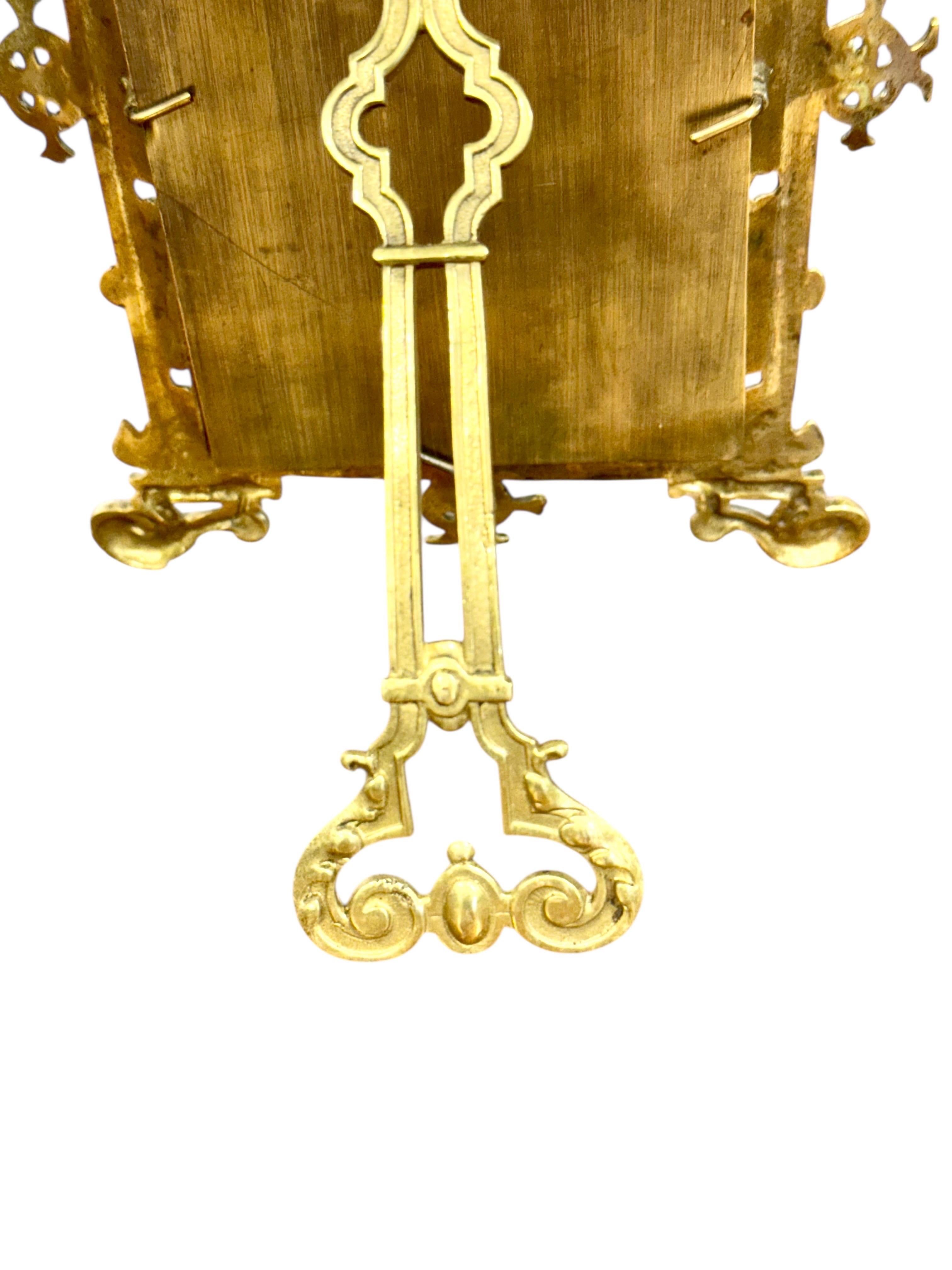 Ornate 19th-Century Gilt Bronze Tabletop Frame with Cherub Motif For Sale 4