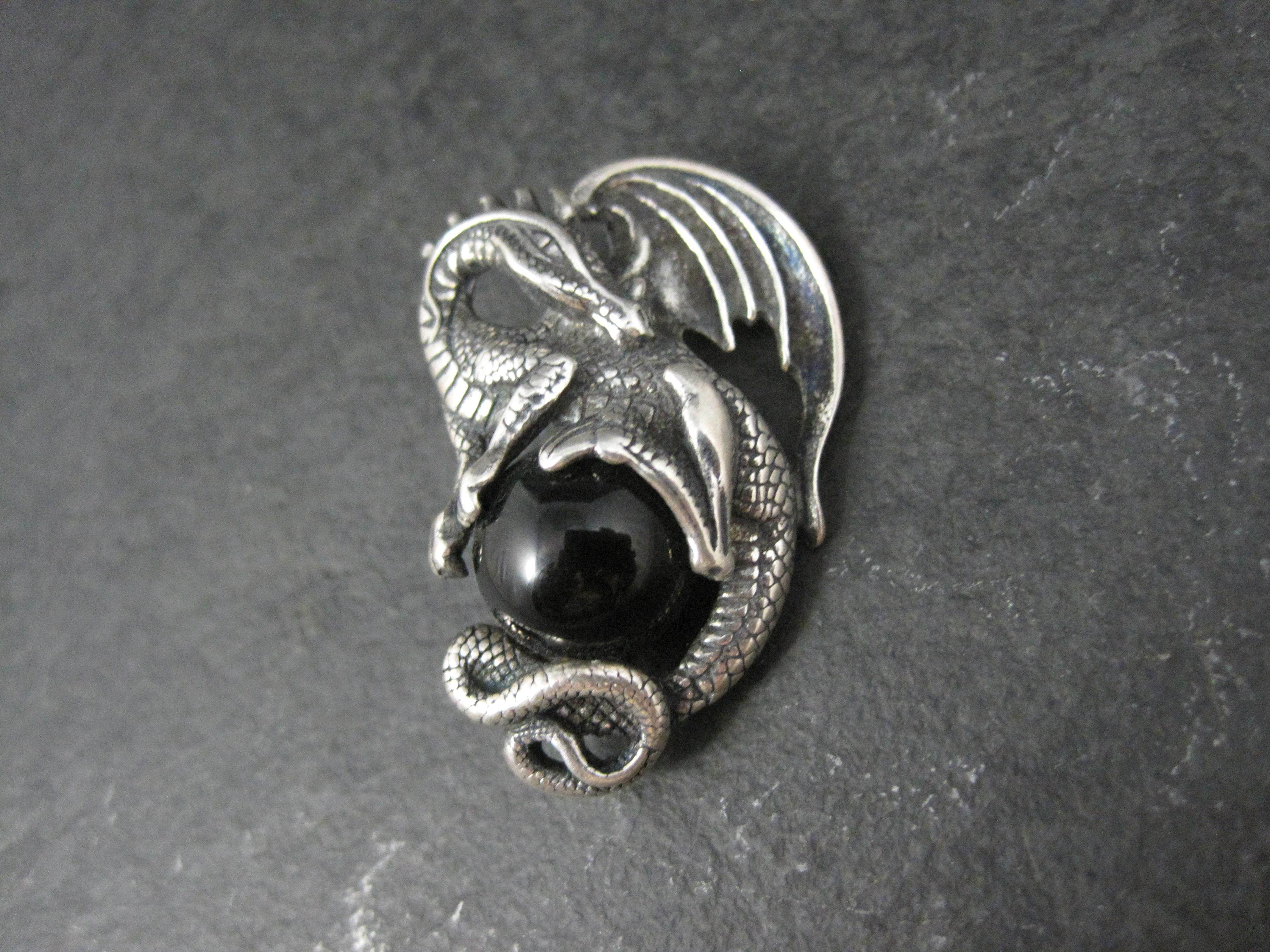 Verzierter 3D Vintage Sterlingsilber-D Drachen-Anhänger aus schwarzem Onyxkugel, Vintage im Angebot 5