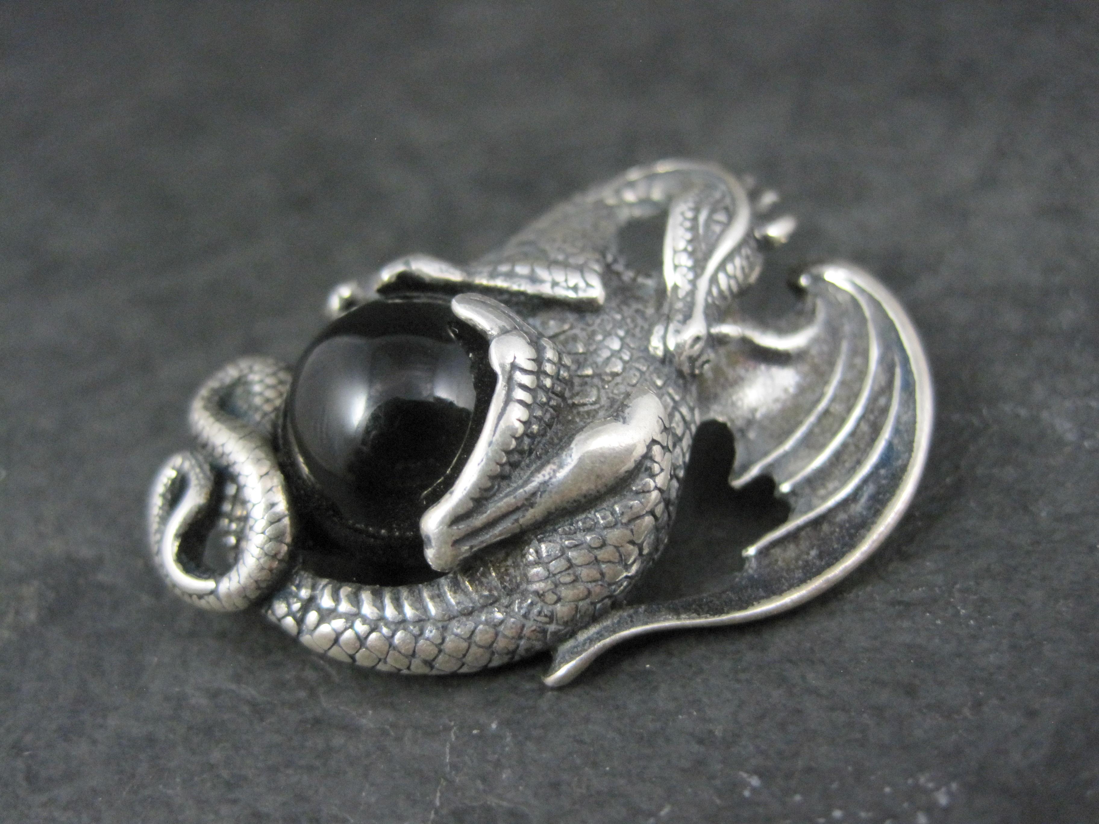 Verzierter 3D Vintage Sterlingsilber-D Drachen-Anhänger aus schwarzem Onyxkugel, Vintage im Angebot 8