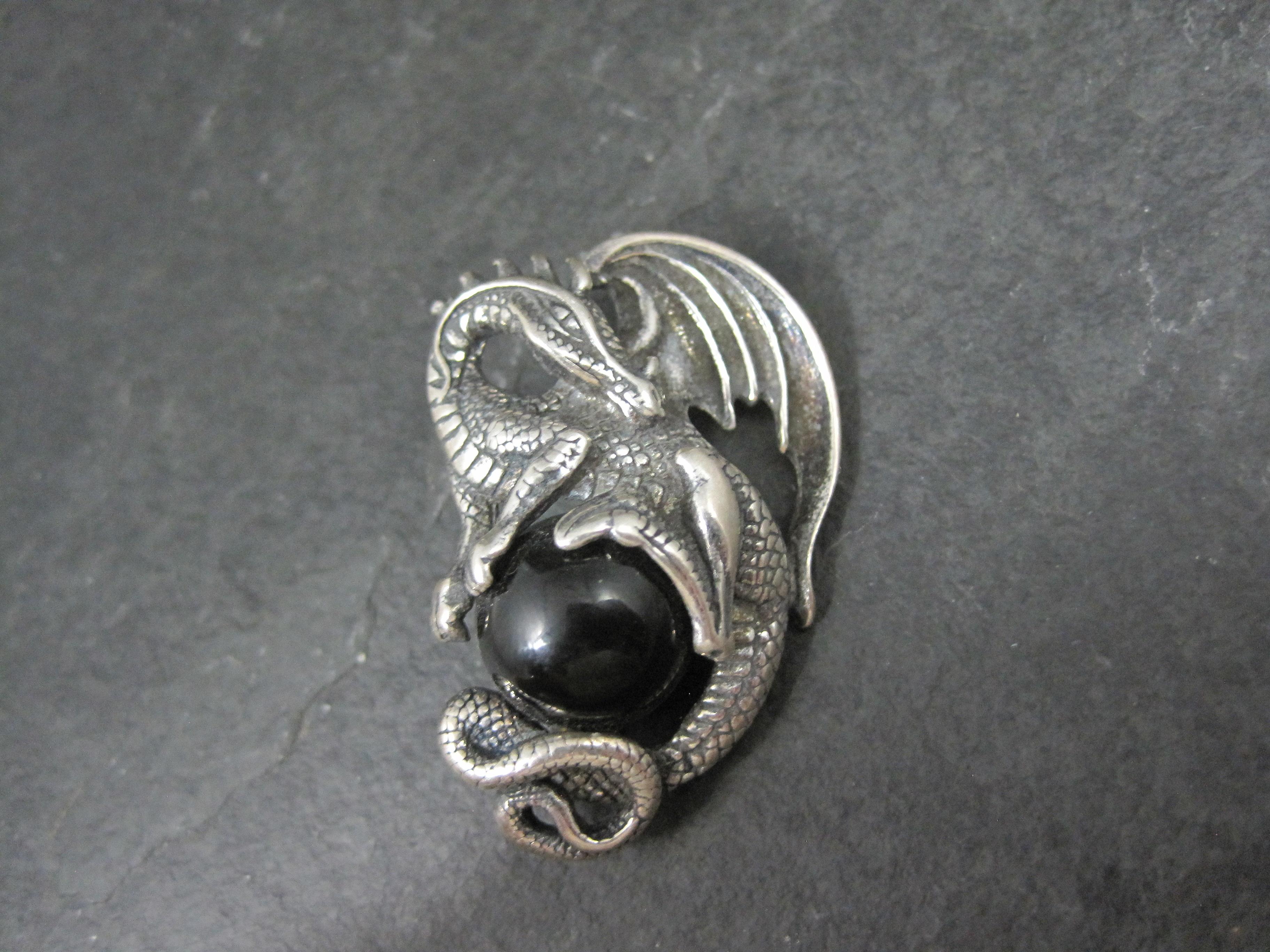 Ciondolo Drago d'epoca in argento Sterling 3D Ornato Sfera di Onice Nero in vendita 3