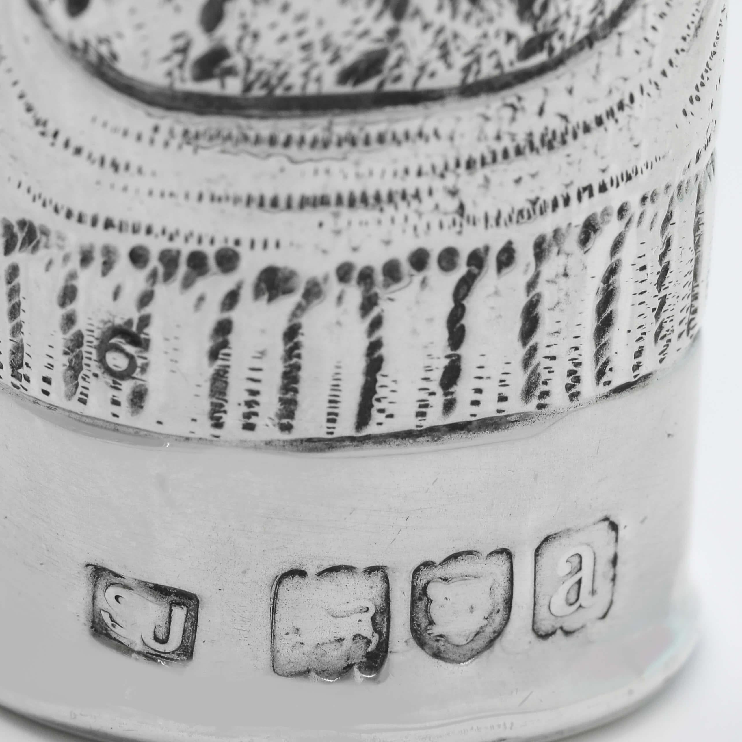 Verschnörkelte viktorianische Parfümflasche oder Duftflasche aus Silber – London 1896 (Spätes 19. Jahrhundert) im Angebot