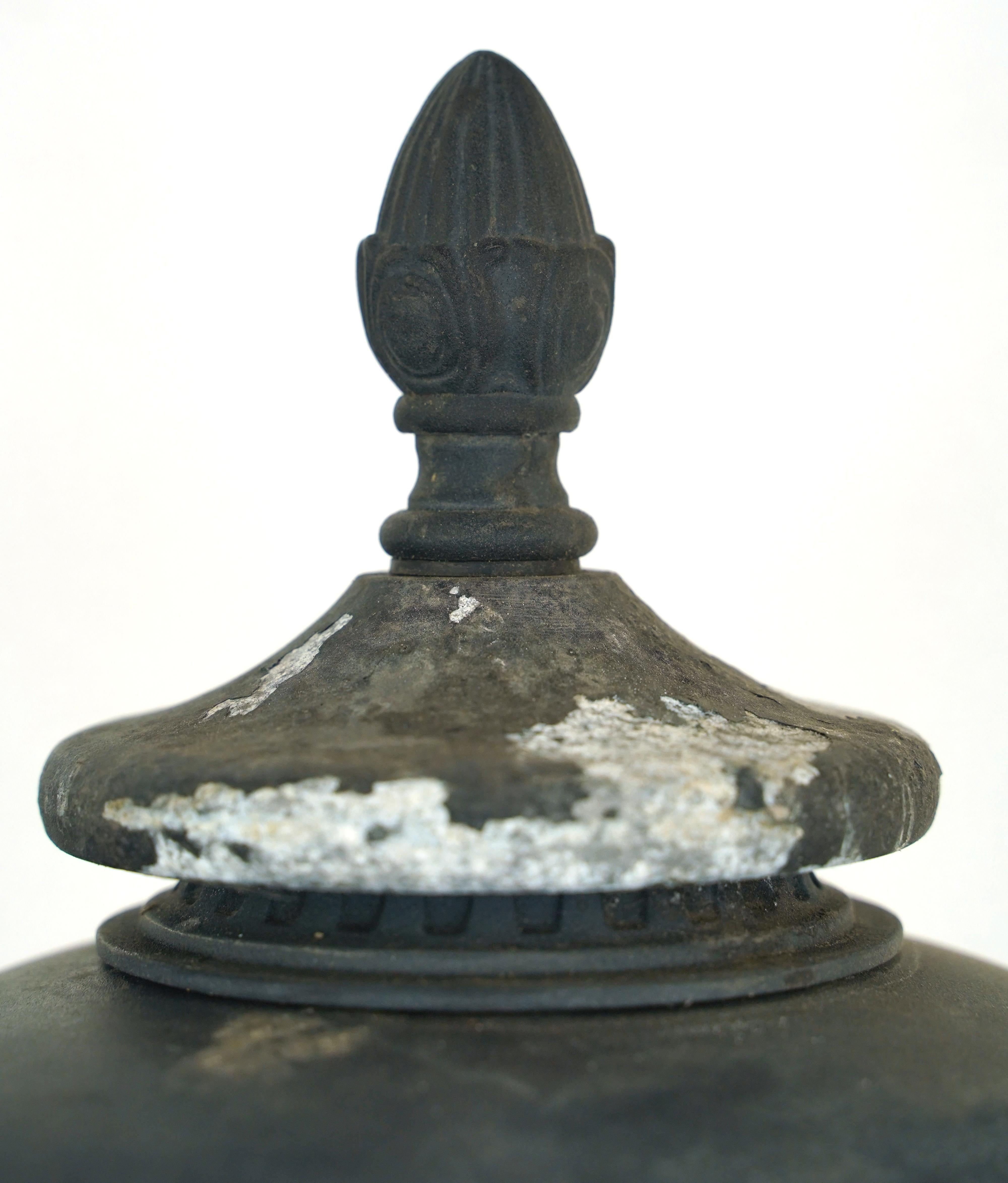 Ornate Aluminum & Seeded Glass Outdoor Wall Sconce In Good Condition For Sale In New York, NY