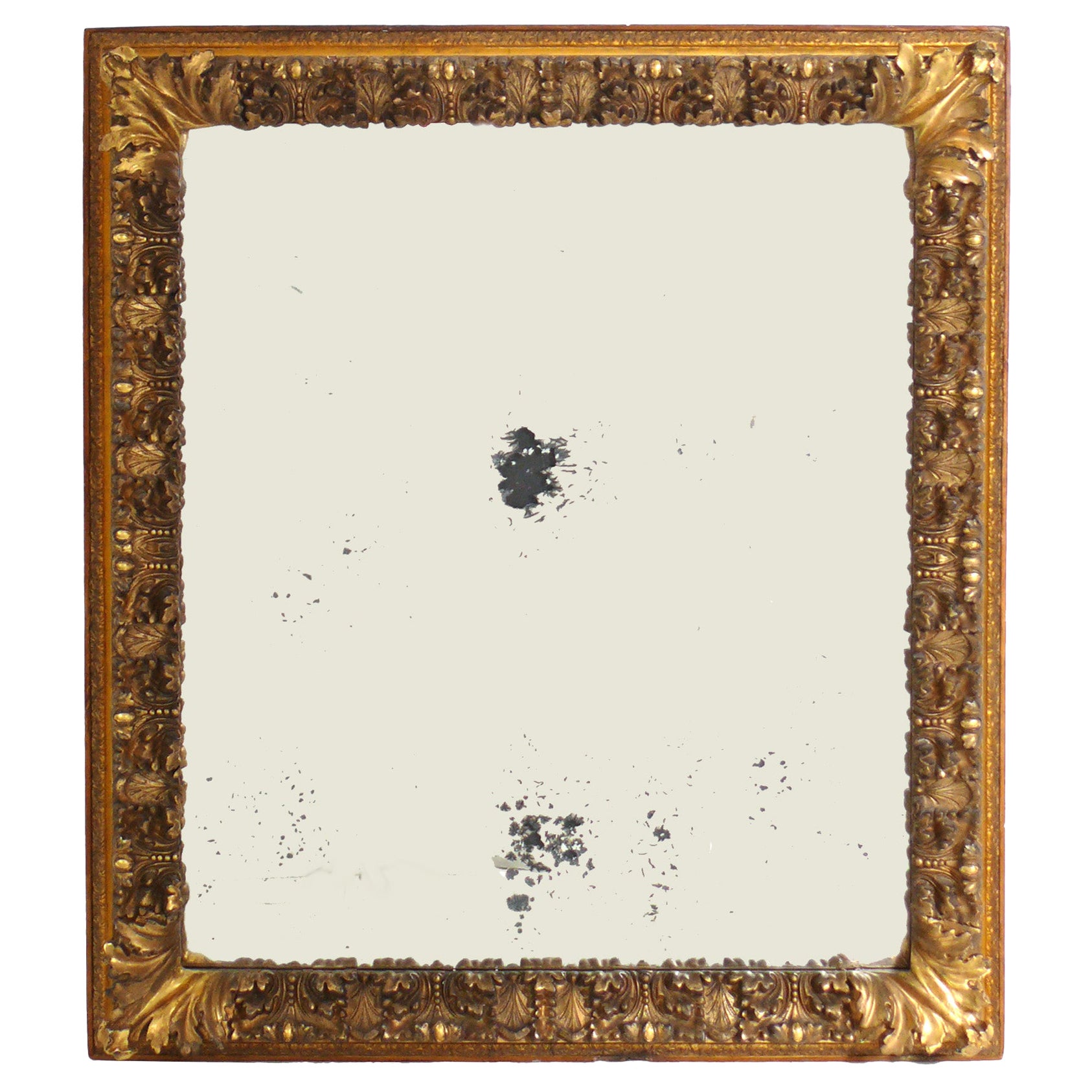 Miroir orné de feuillages dorés à l
ancienne 37.5 "H x 33.5 "W circa 1940s en vente