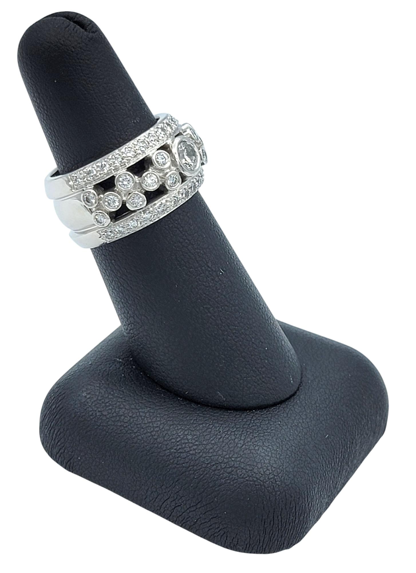 Anillo ornamentado de oro de 14 quilates con diamantes engastados en bisel estilo burbuja y banda ancha estriada en venta 4