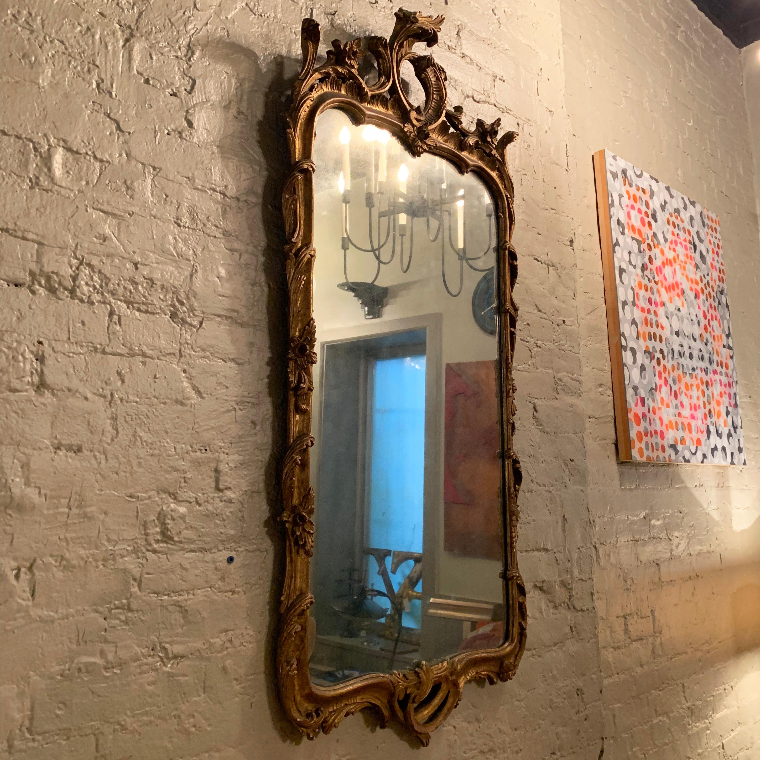 Ornate Carved Giltwood Mirror In Good Condition In Brooklyn, NY