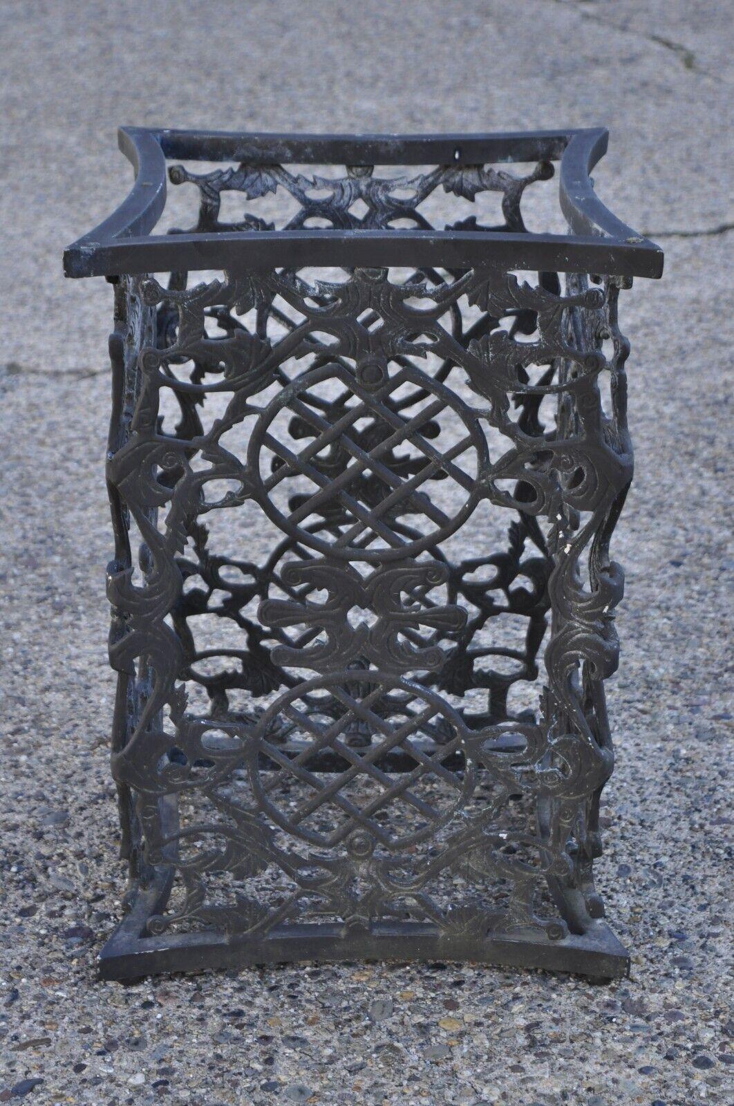Ornate Cast Aluminum Mediterranean Style Black Pedestal Dining Table Base In Good Condition In Philadelphia, PA