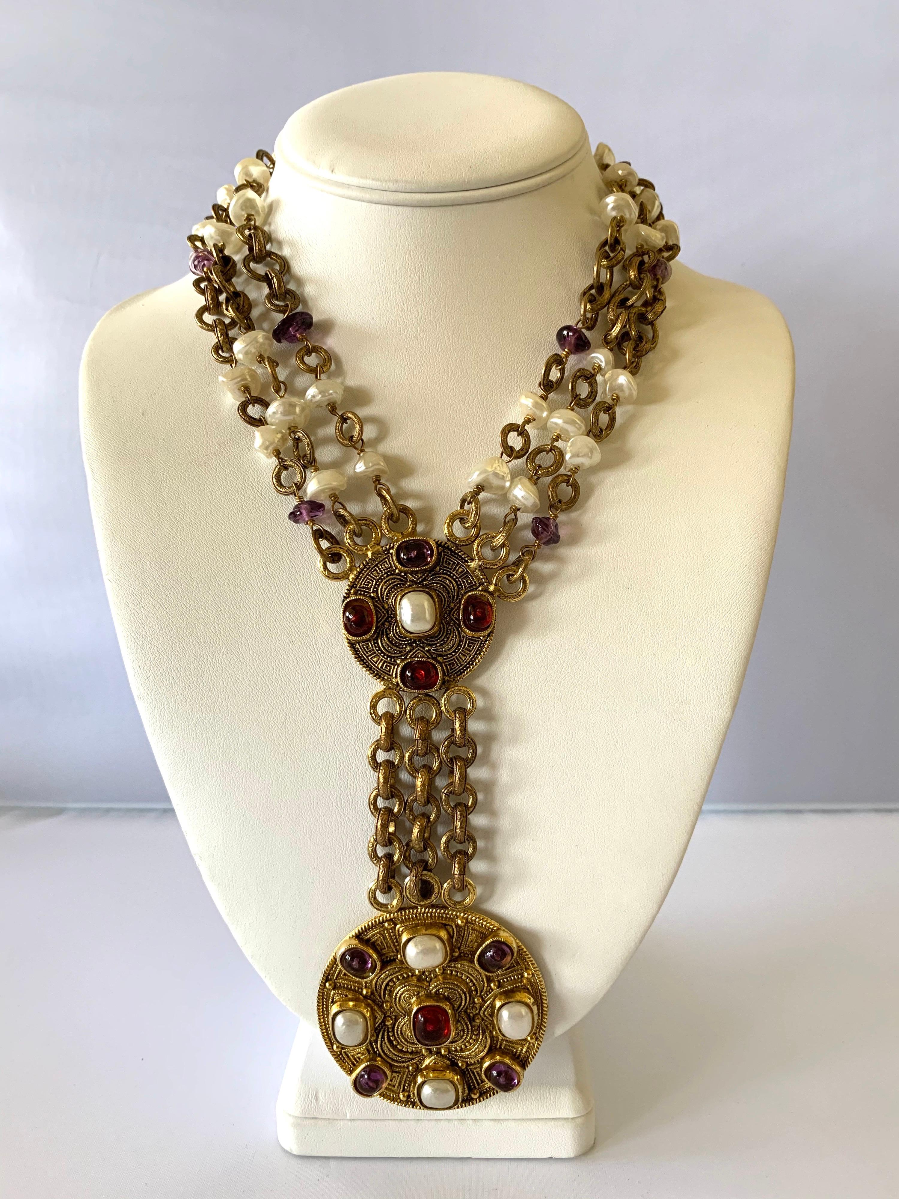 Dramatic vintage  Coco Chanel statement necklace - exquisitely crafted out of gilt metal 