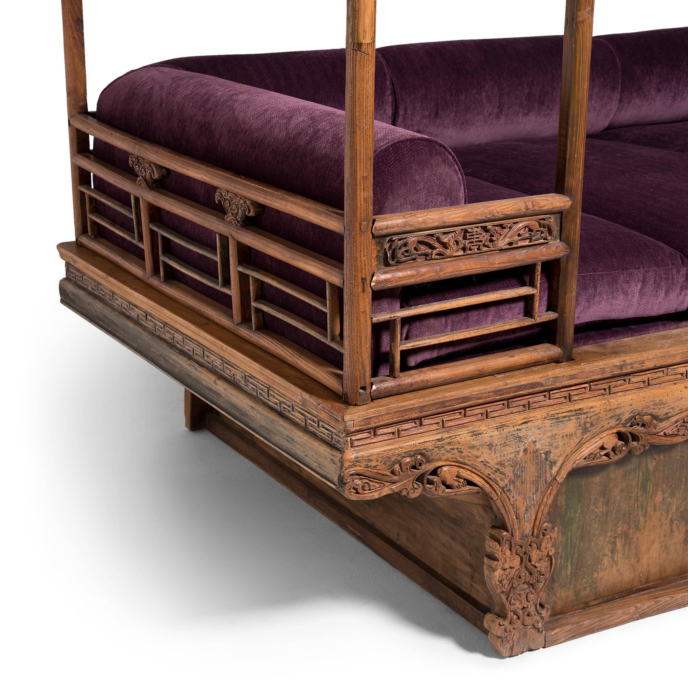 Ornate Chinese Canopy Bed, c. 1750 In Good Condition In Chicago, IL